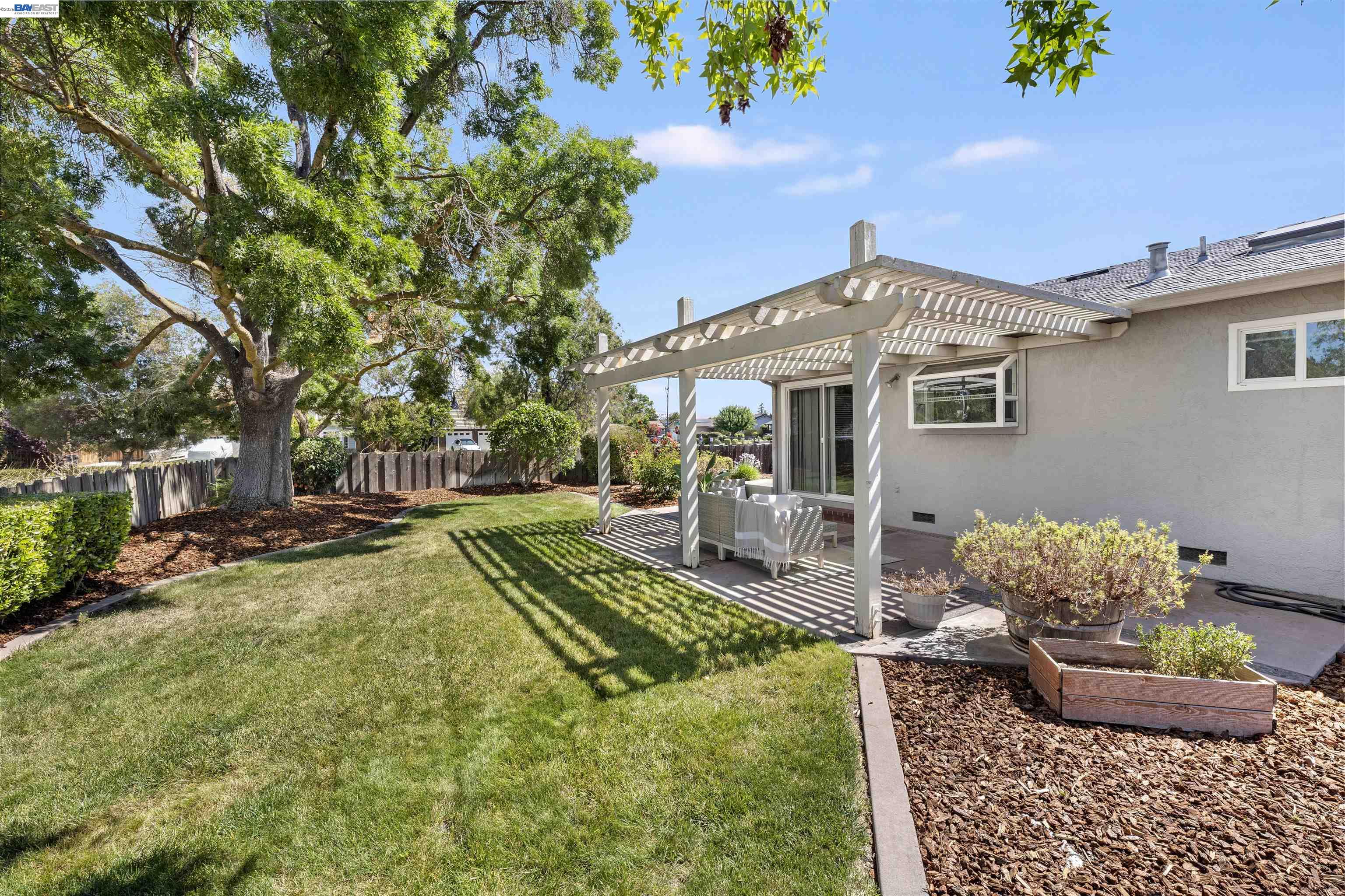1596 Heather Lane