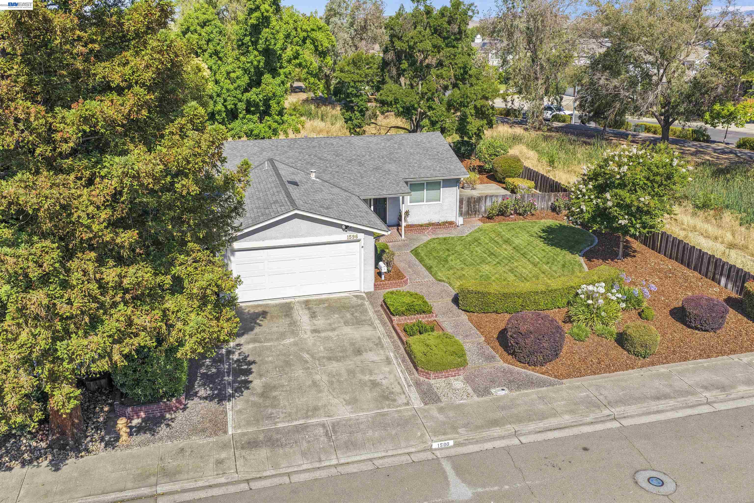 1596 Heather Lane