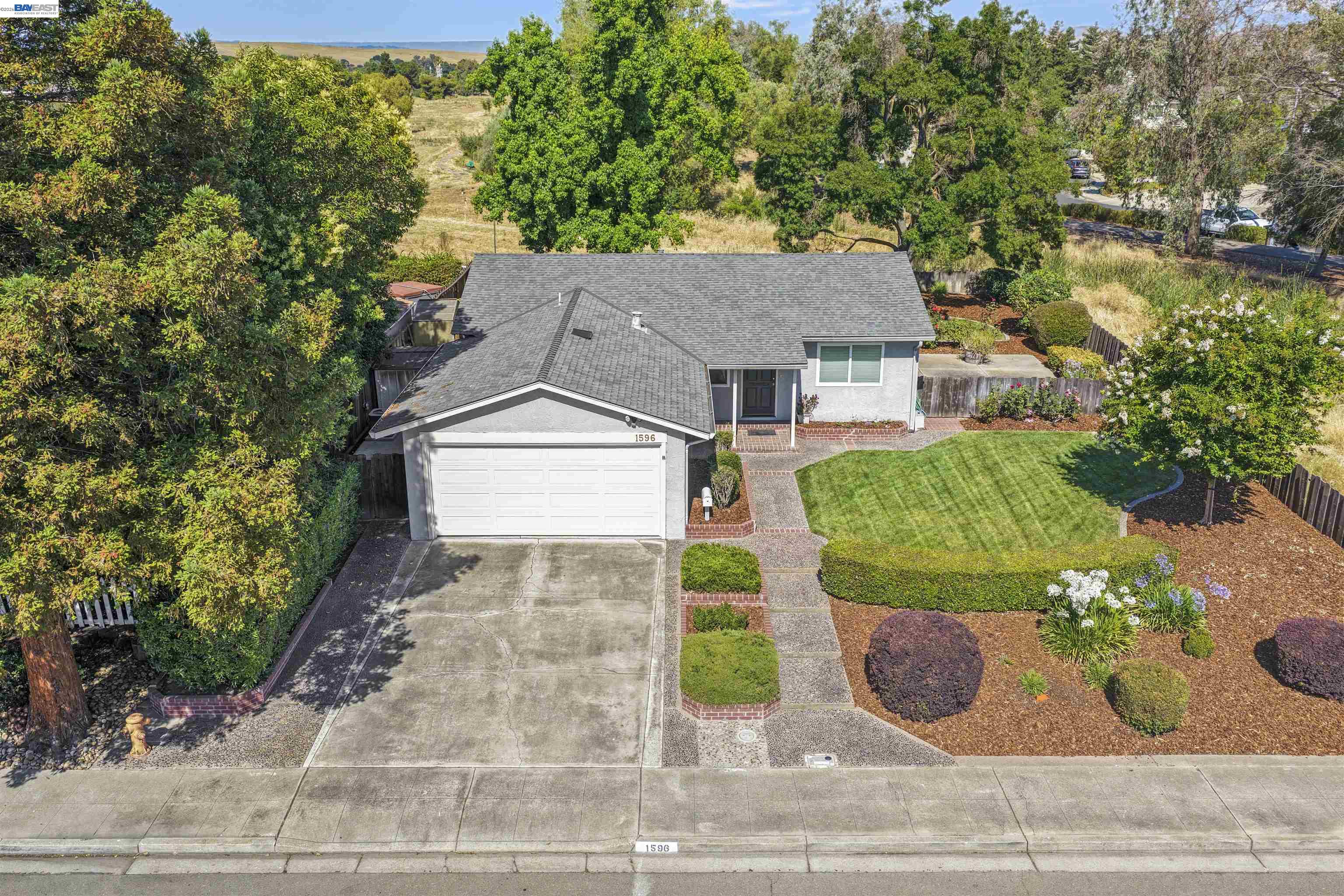 1596 Heather Lane