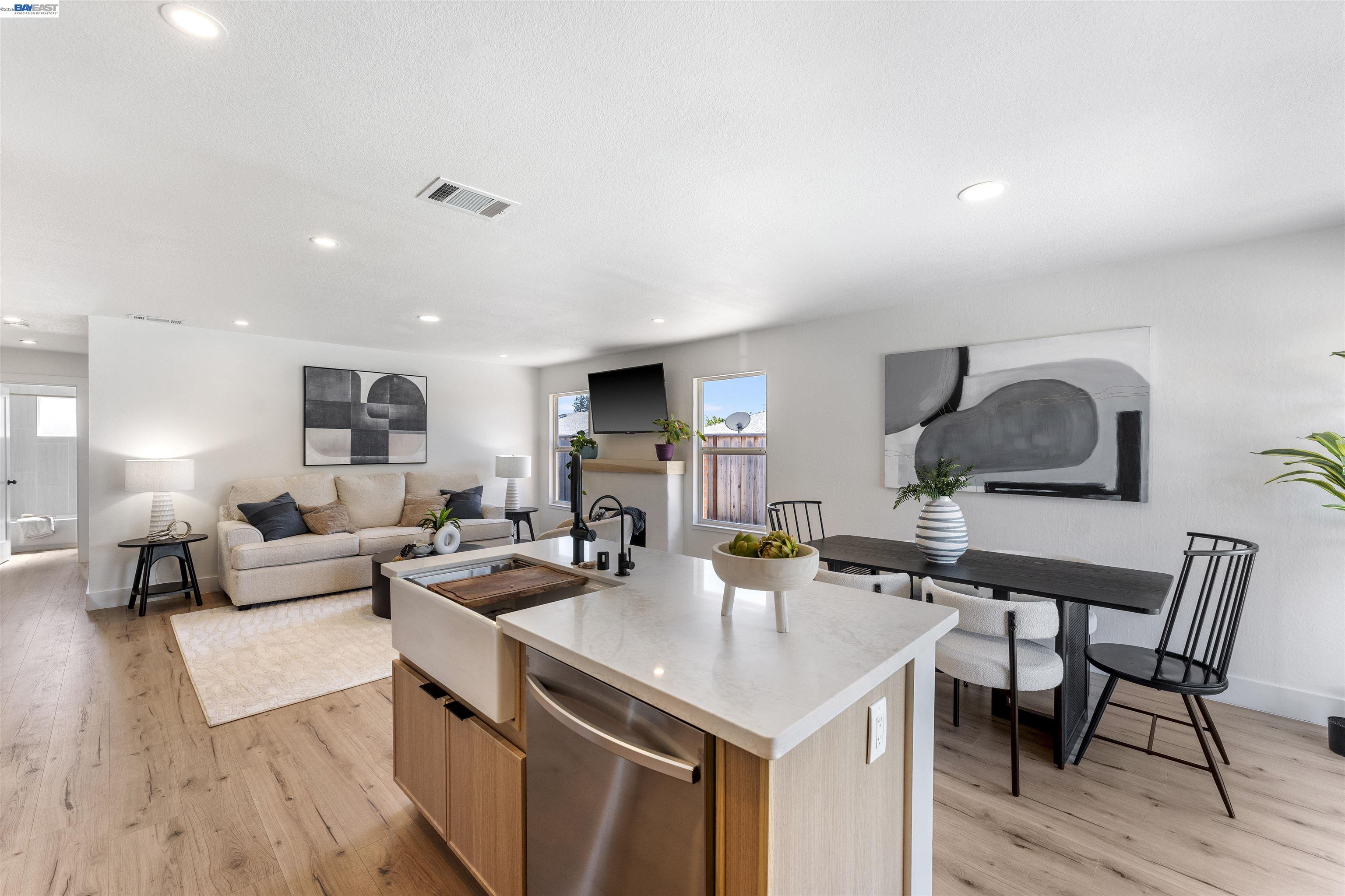 5771 Running Hills Ave