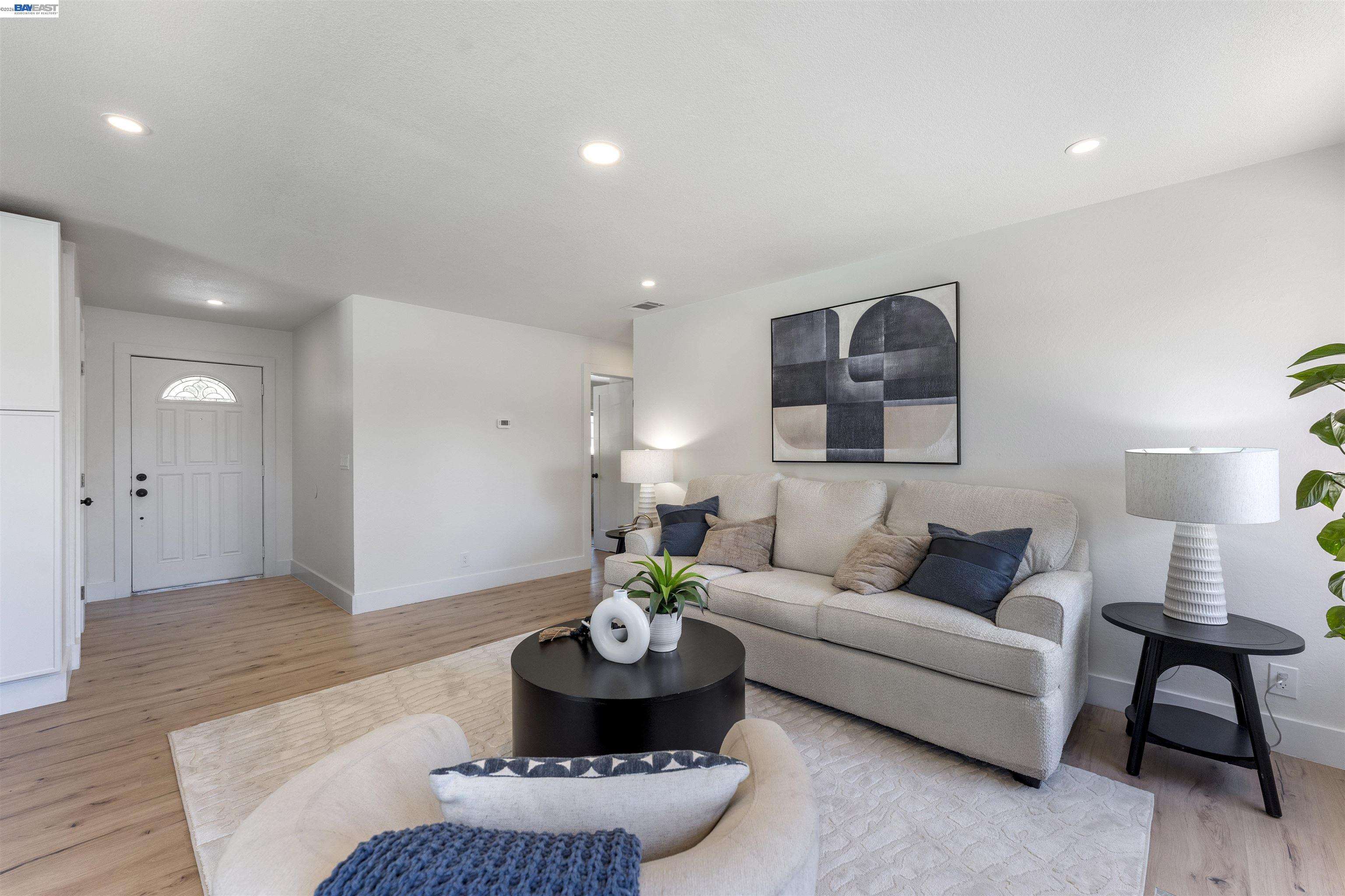 5771 Running Hills Ave