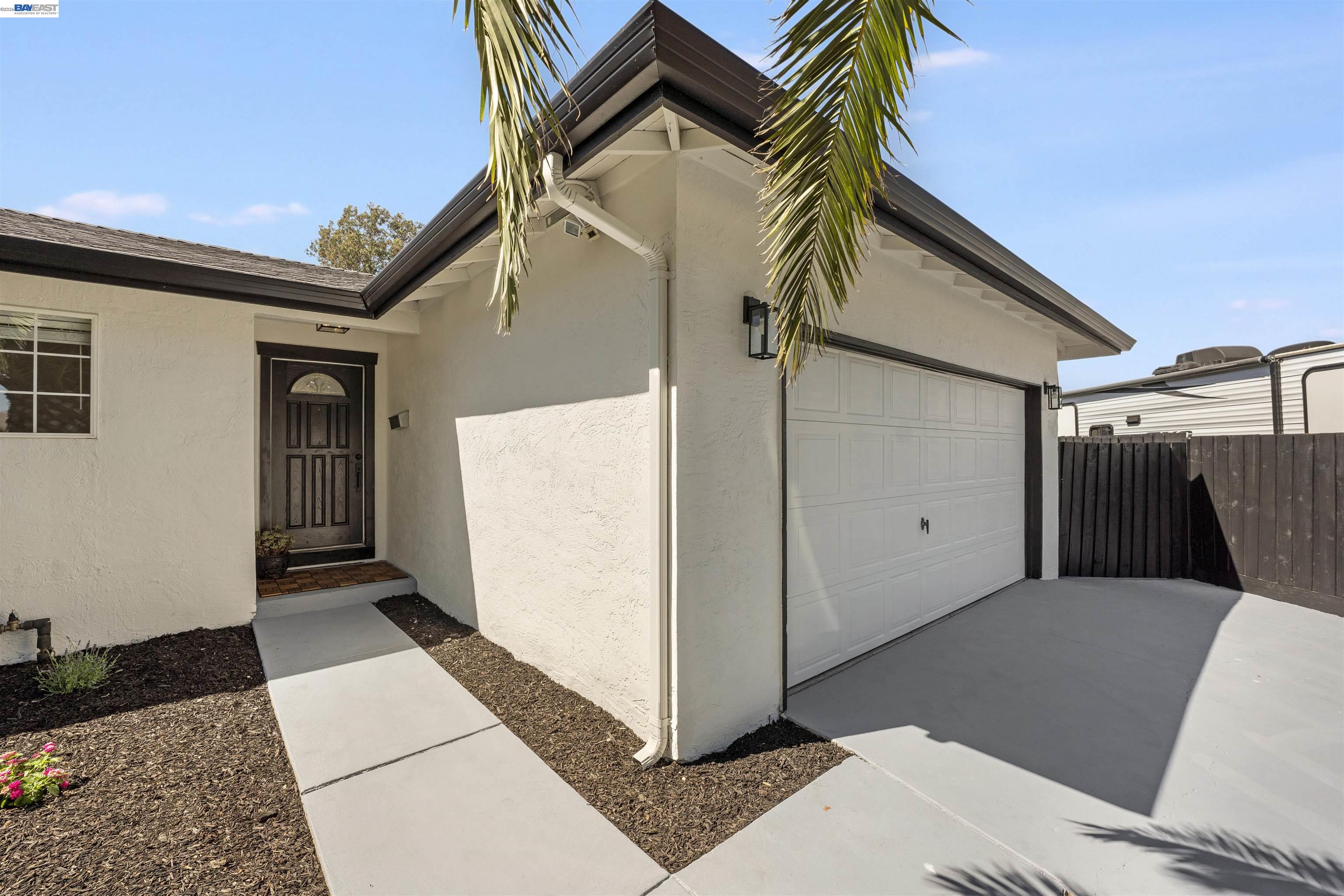 5771 Running Hills Ave
