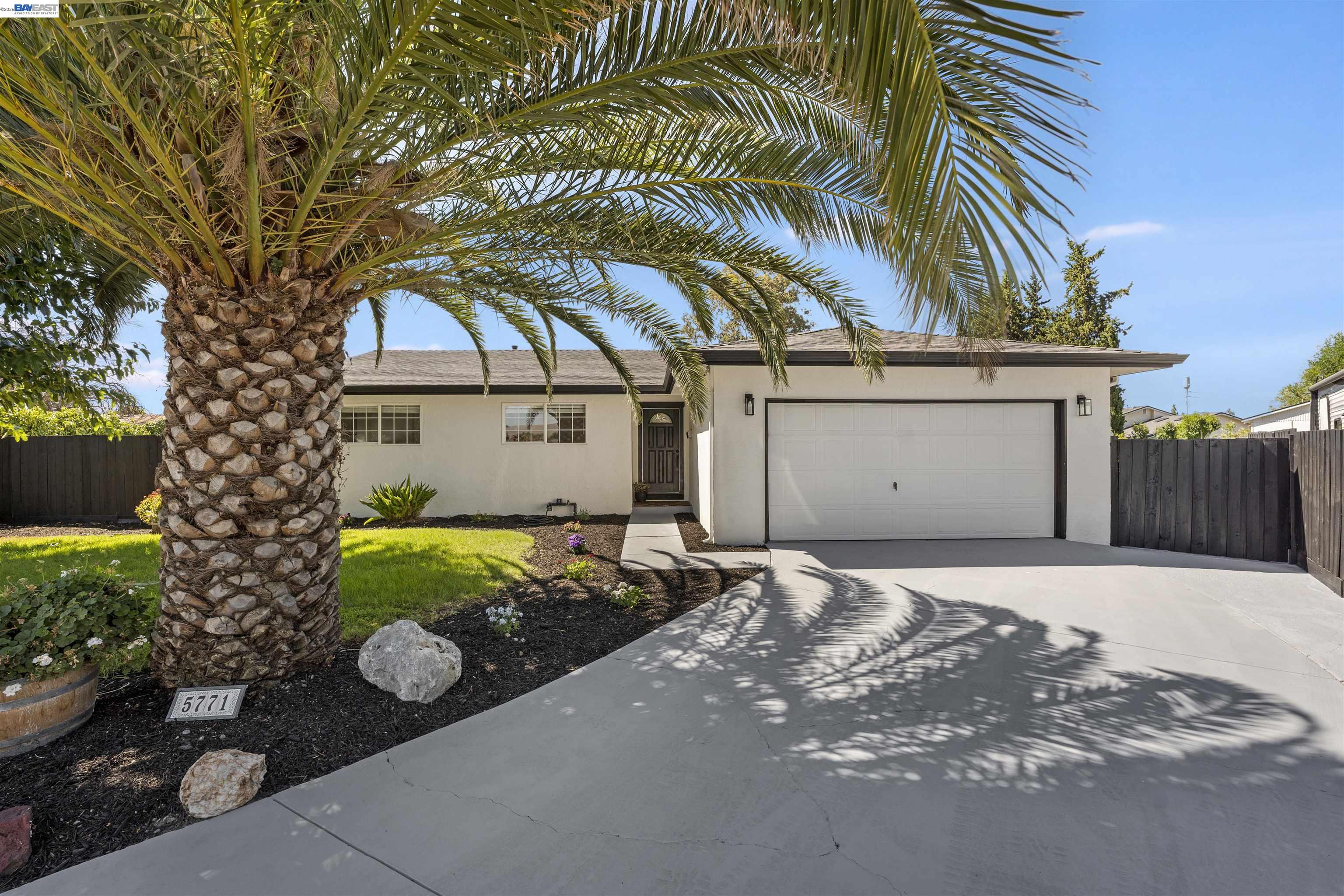 5771 Running Hills Ave