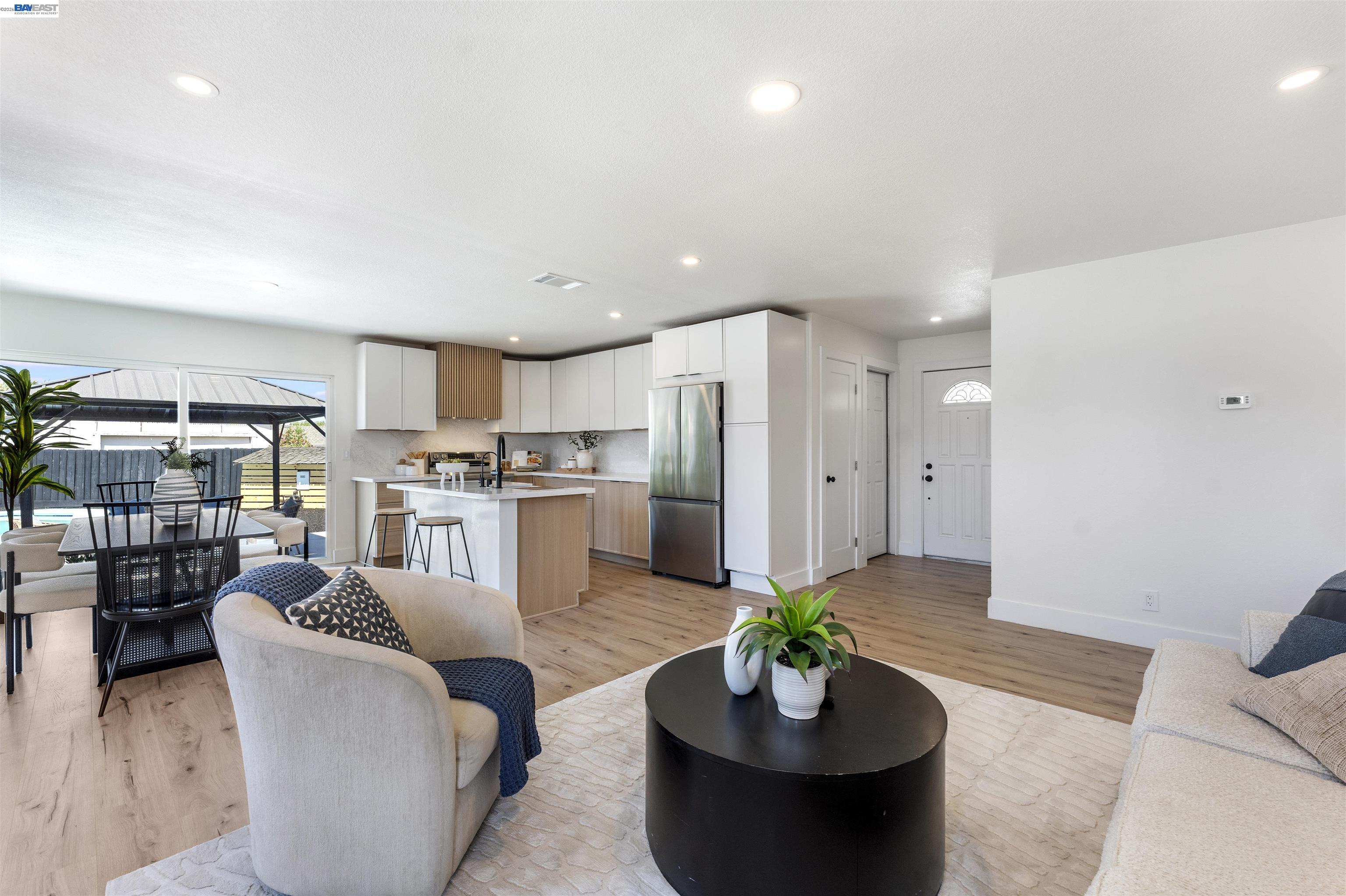 5771 Running Hills Ave