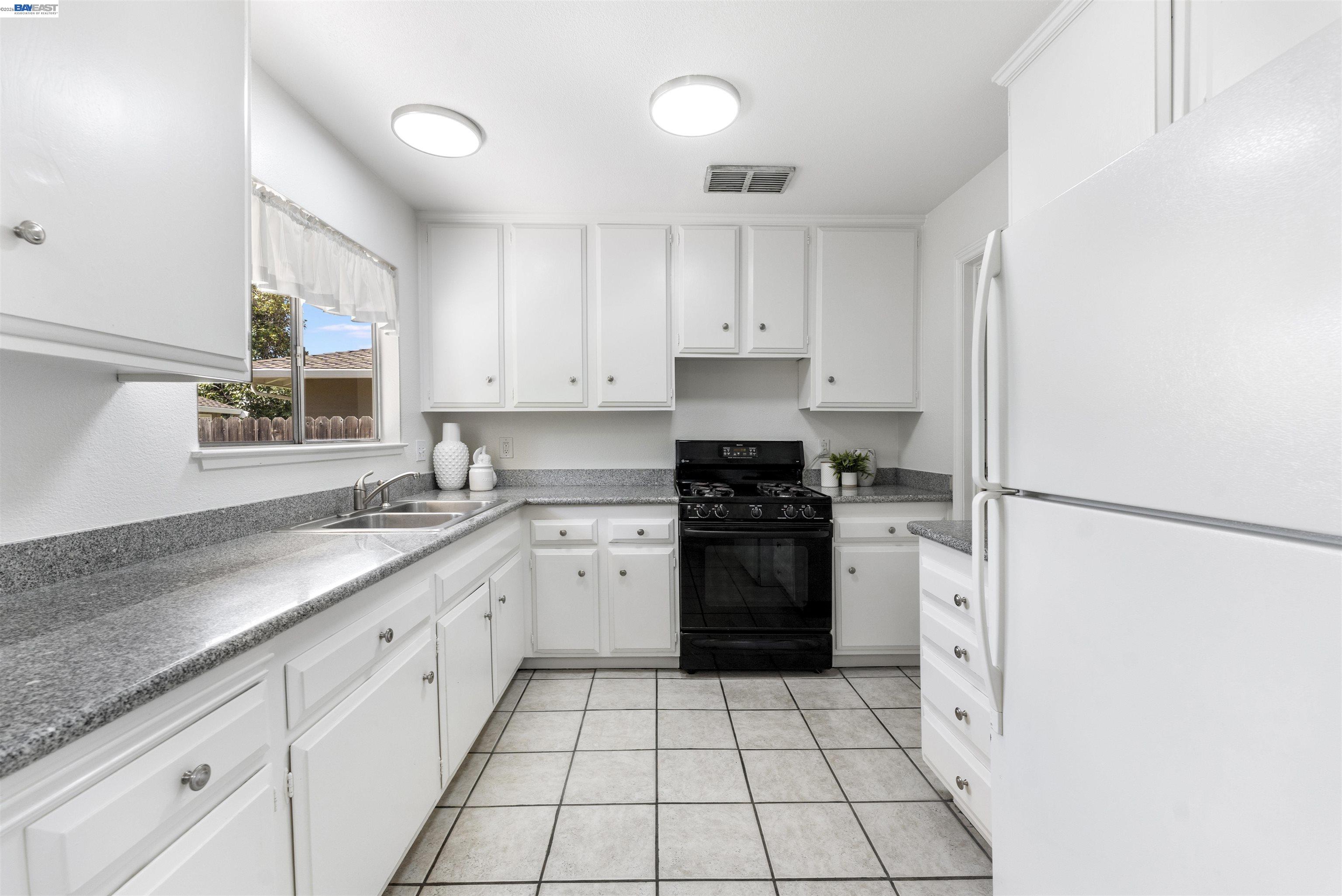 5253 Iris Way