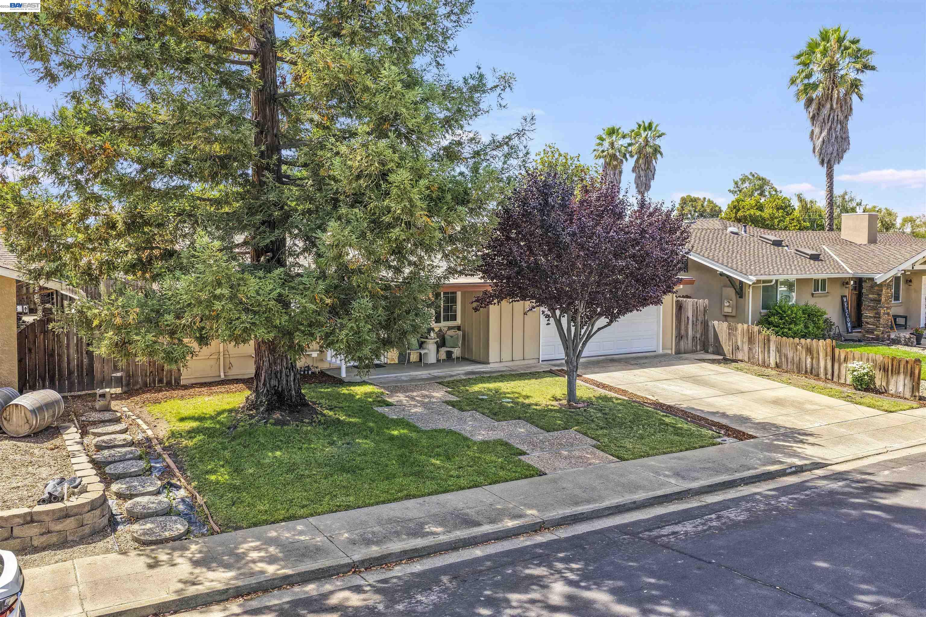 5253 Iris Way