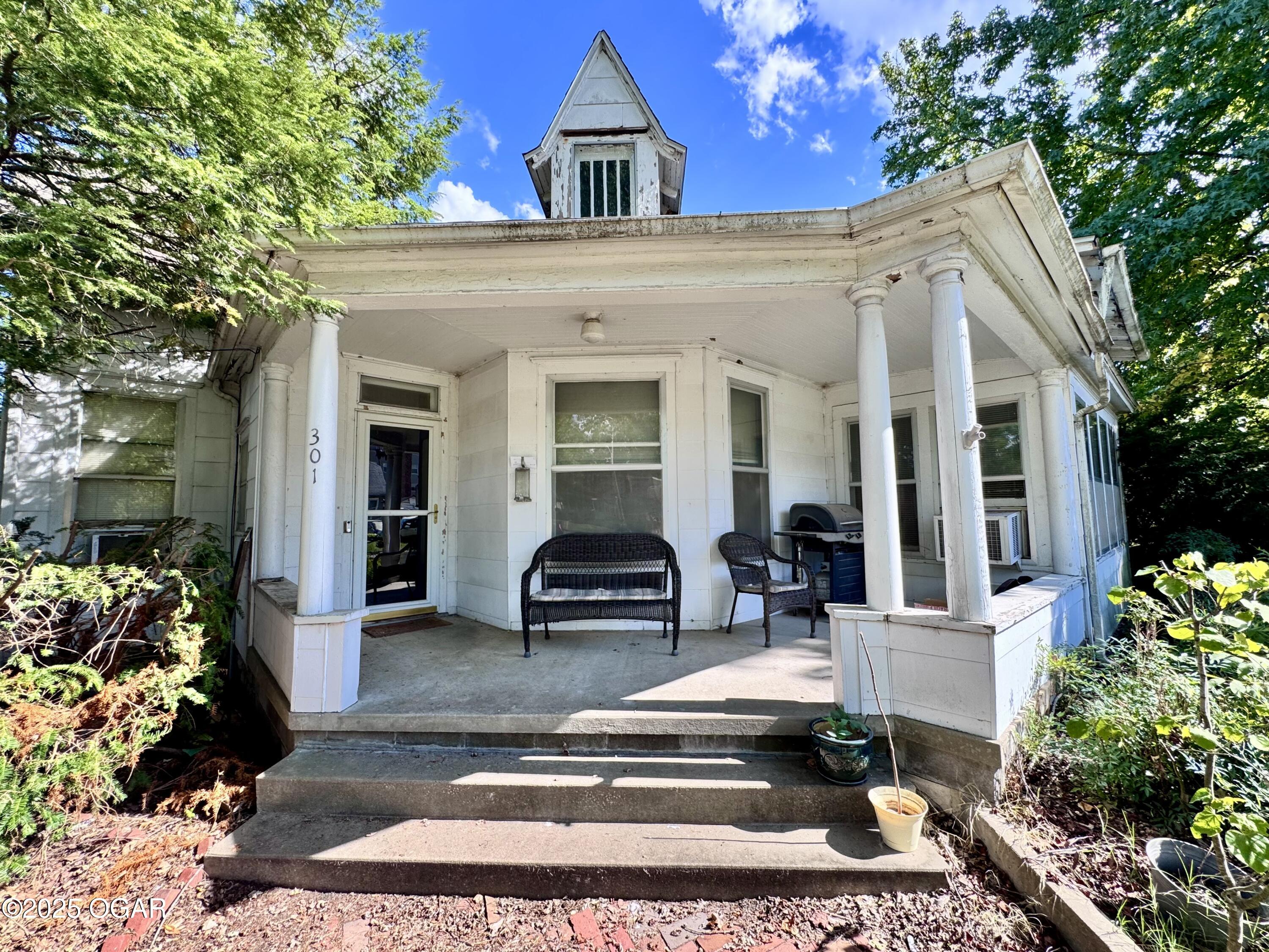 301 S Hamilton Street