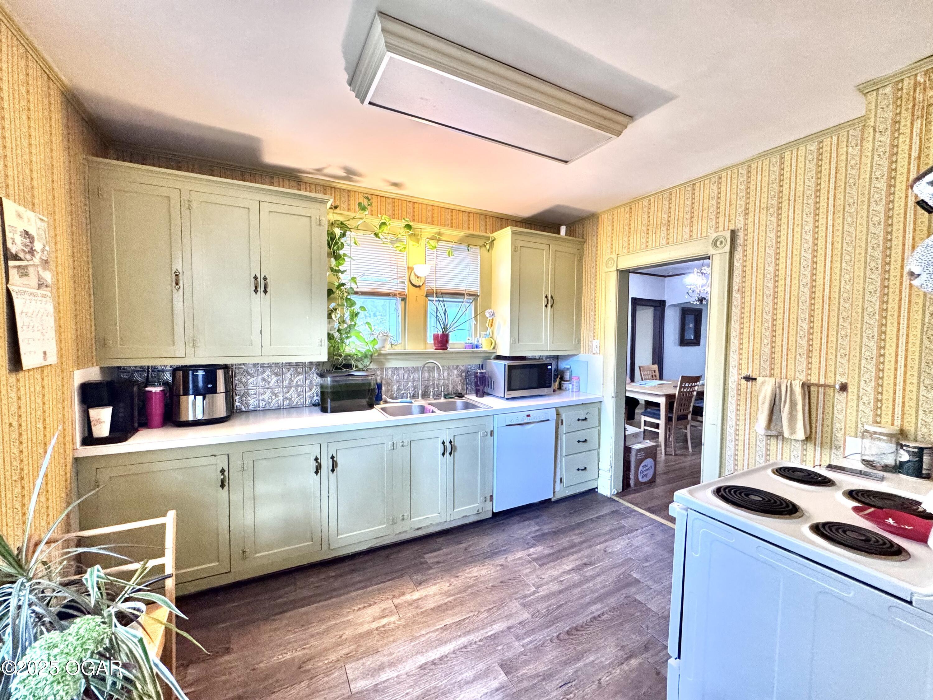 301 S Hamilton Street