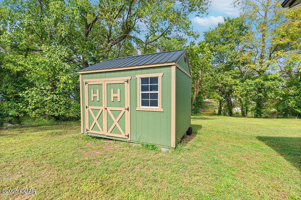 233 E McKinley Street