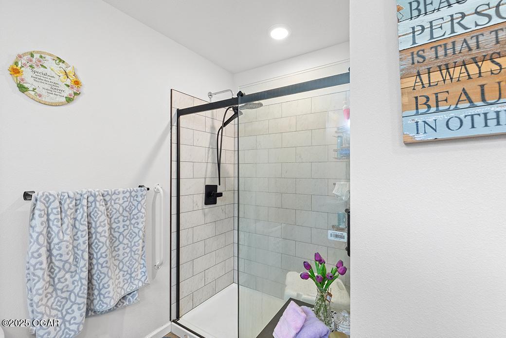 233 E McKinley Street