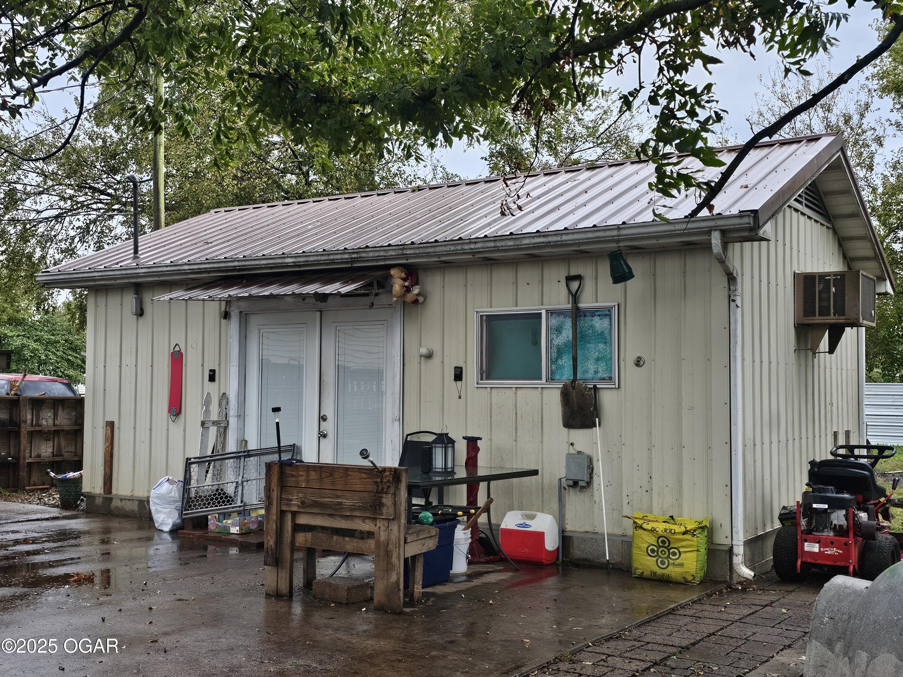 105 E Garber Street, Fairview