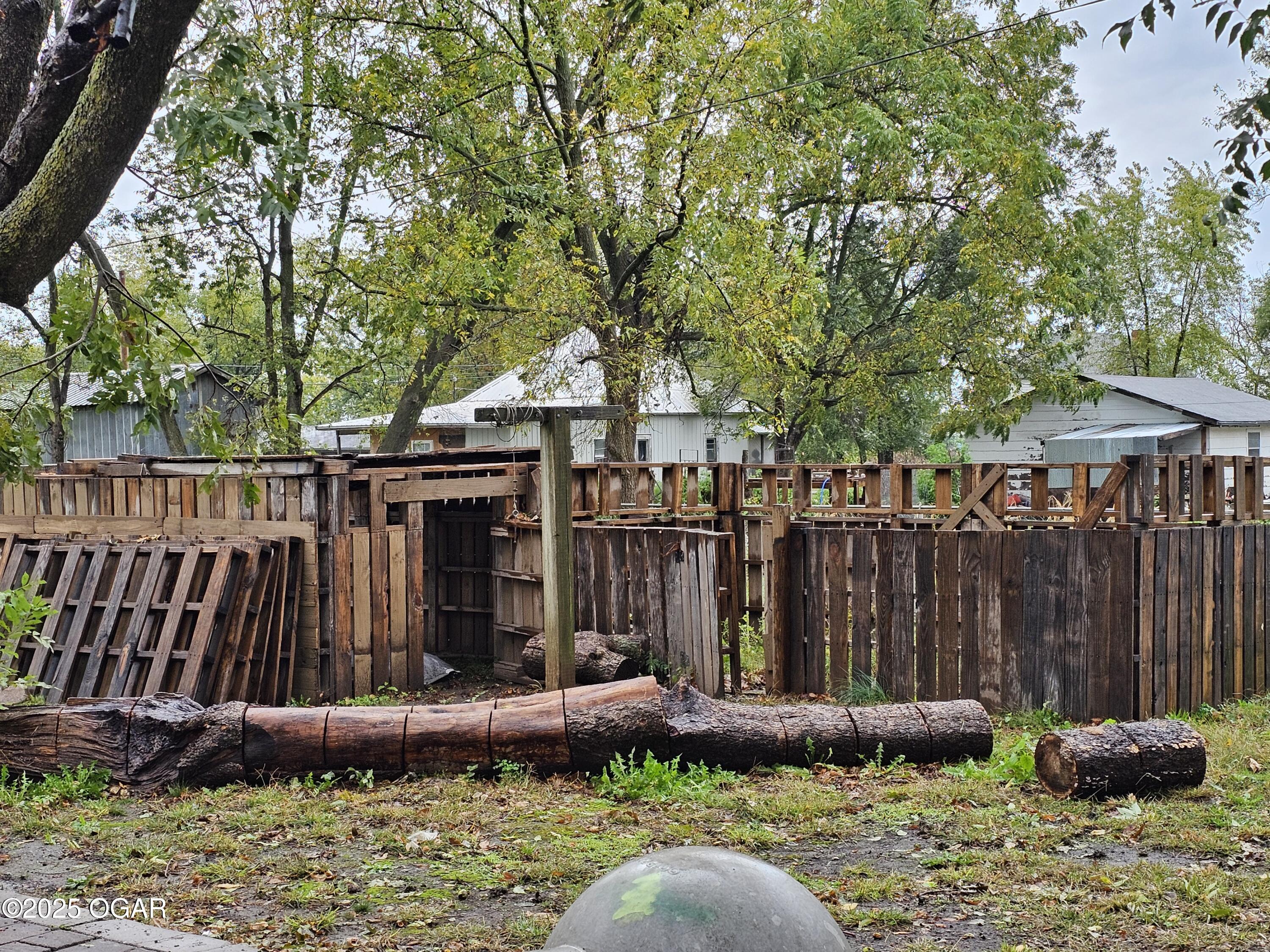 105 E Garber Street, Fairview