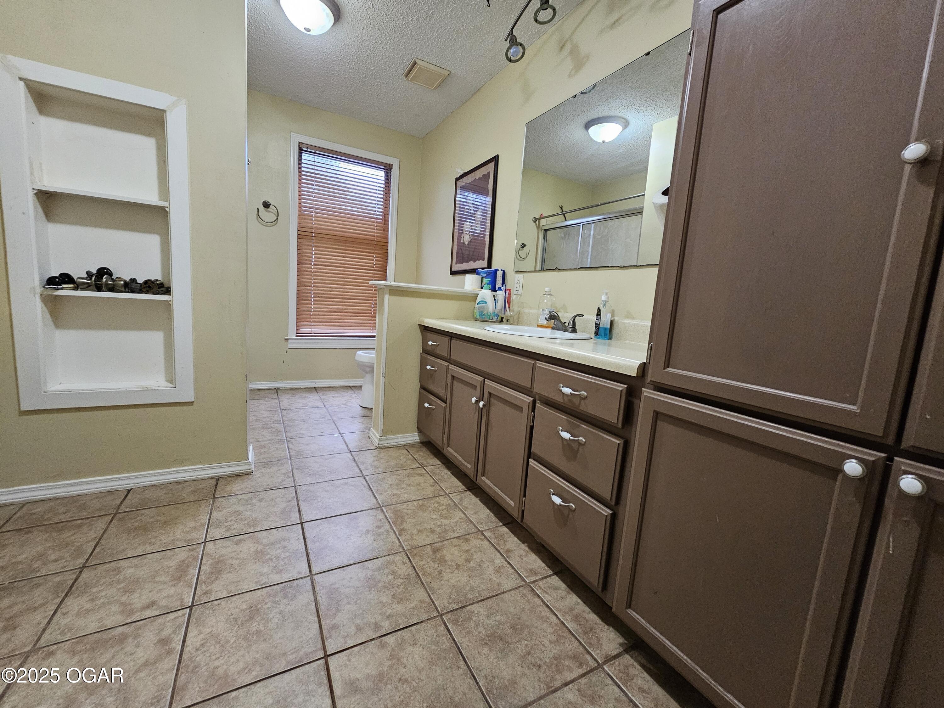 105 E Garber Street, Fairview