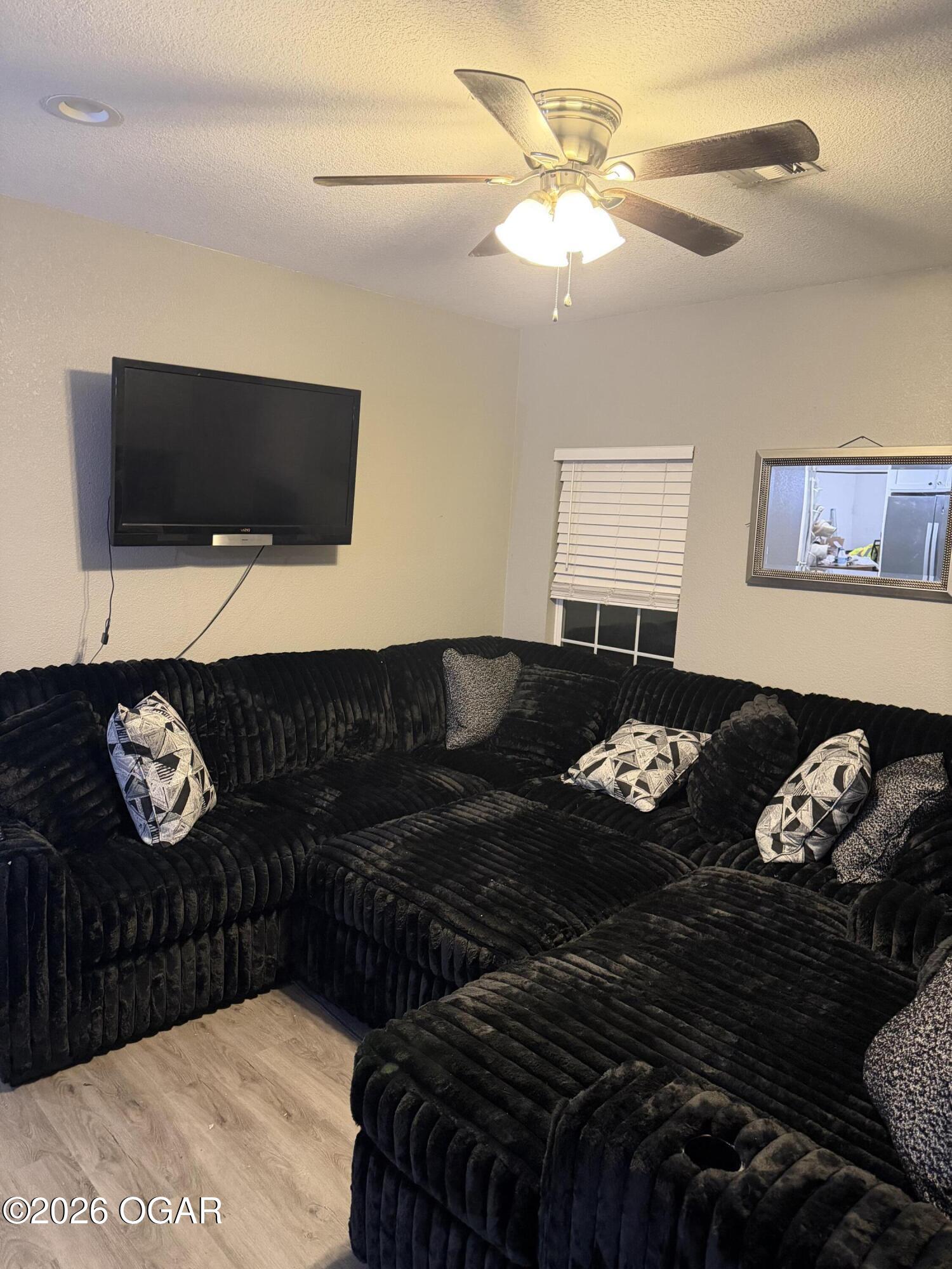 327 W Sherman Street