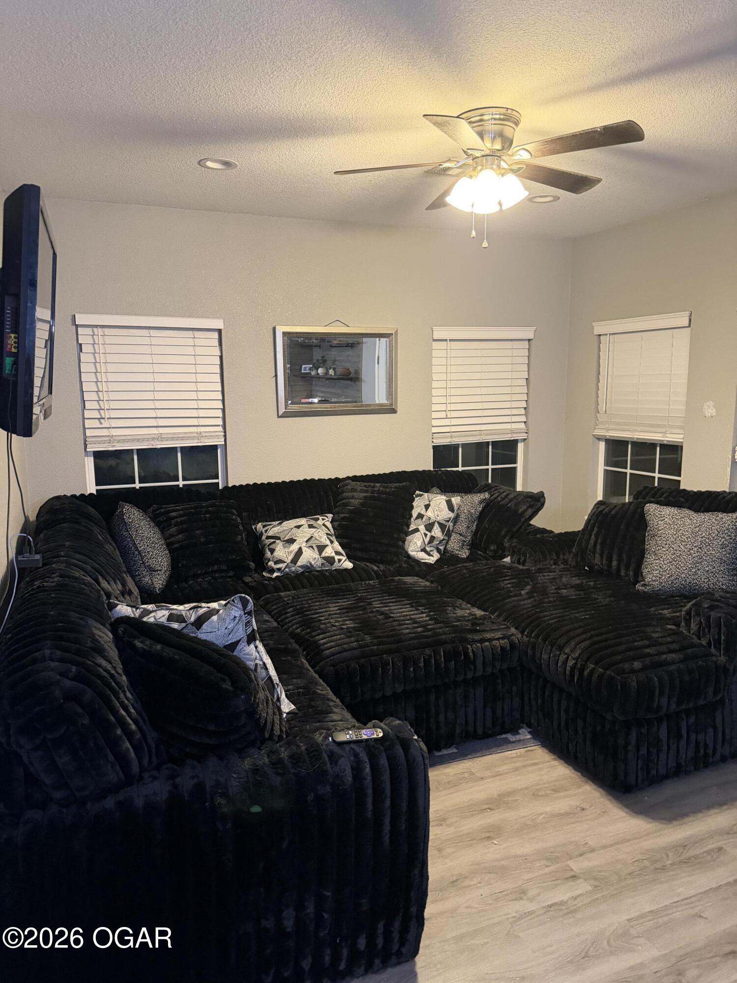 327 W Sherman Street