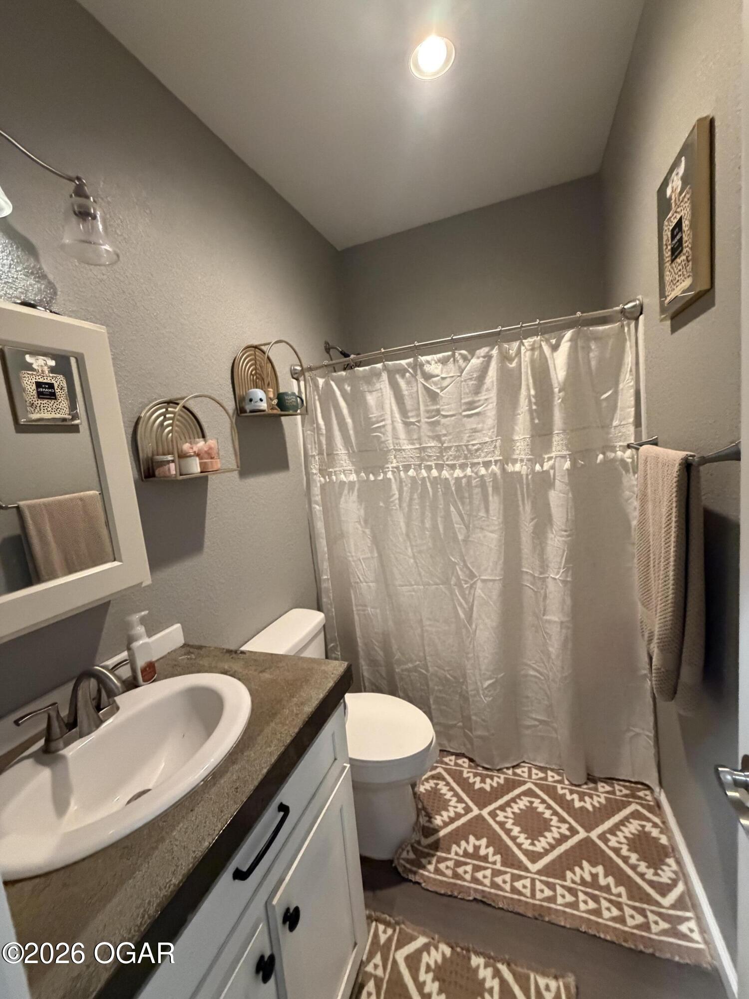 327 W Sherman Street