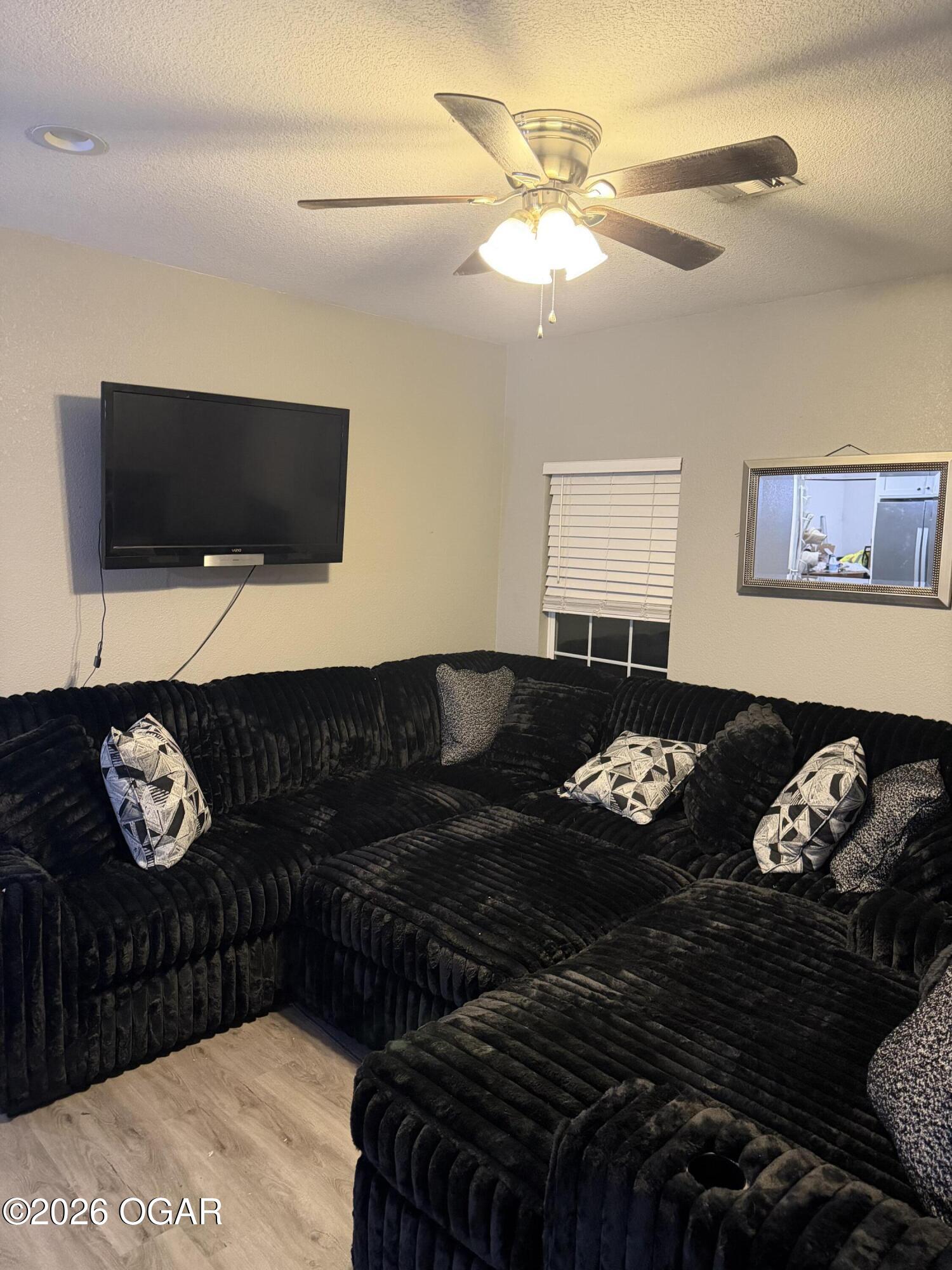 327 W Sherman Street