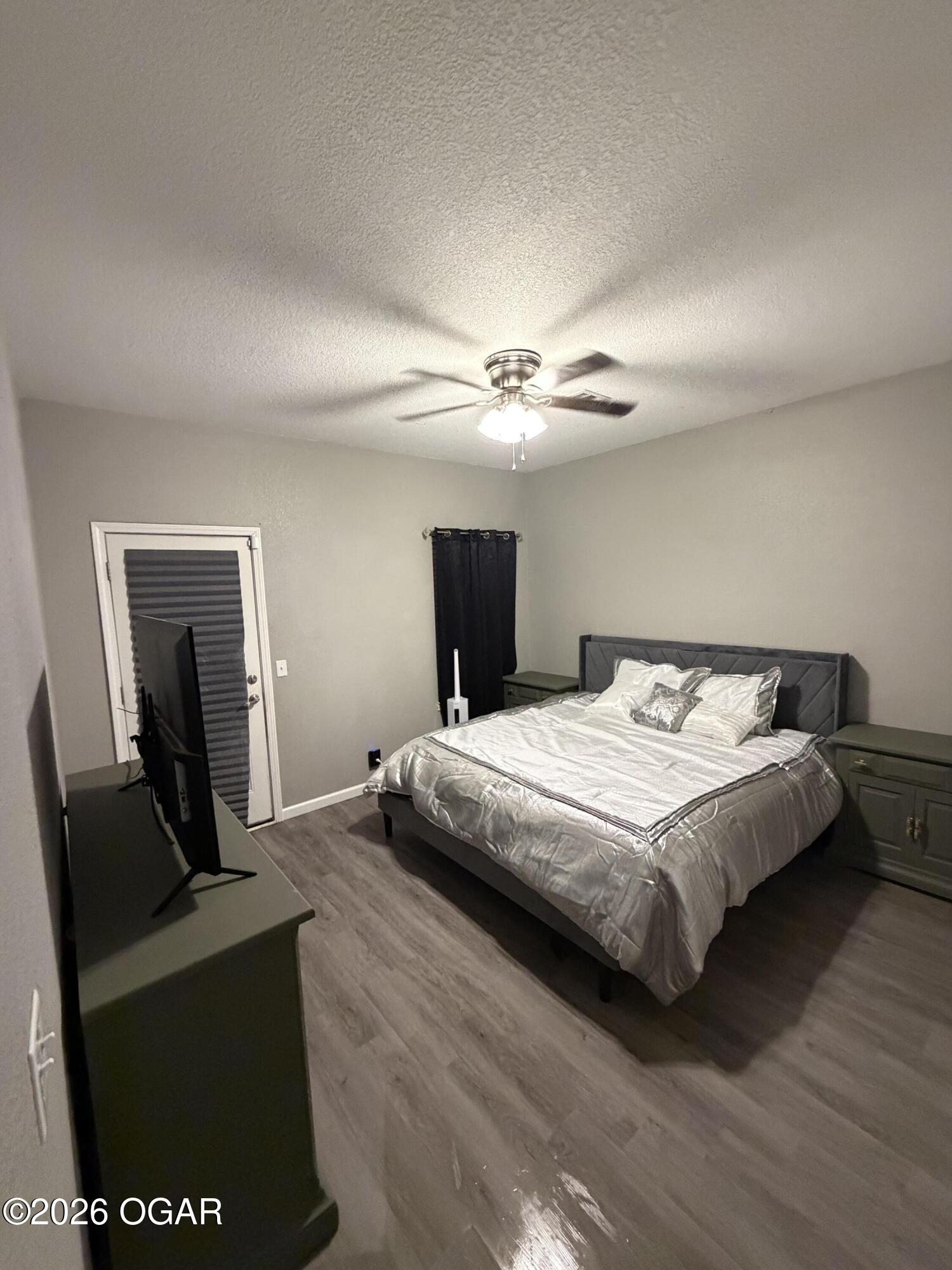 327 W Sherman Street