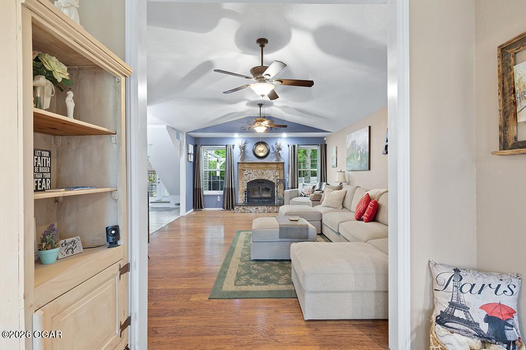 589 Barton Place