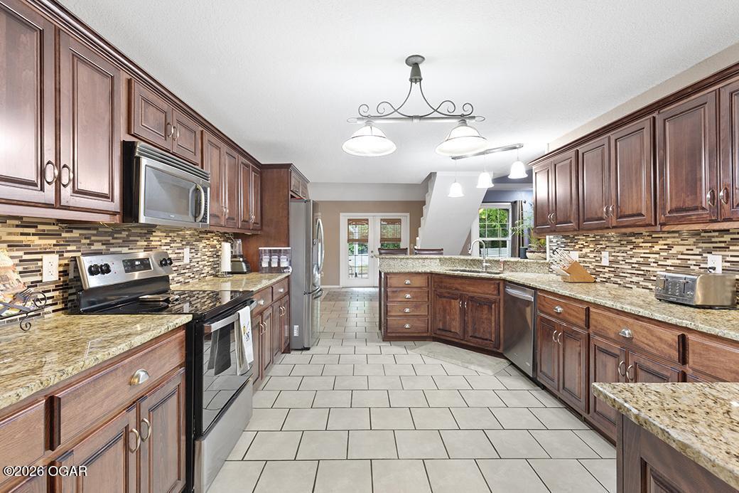 589 Barton Place
