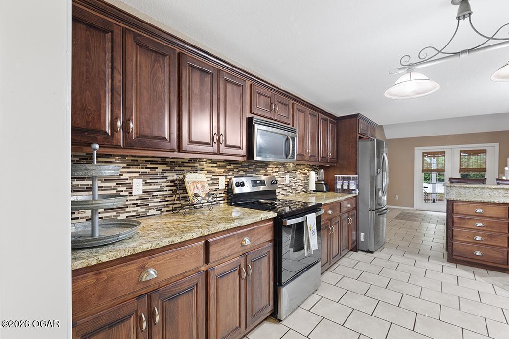 589 Barton Place