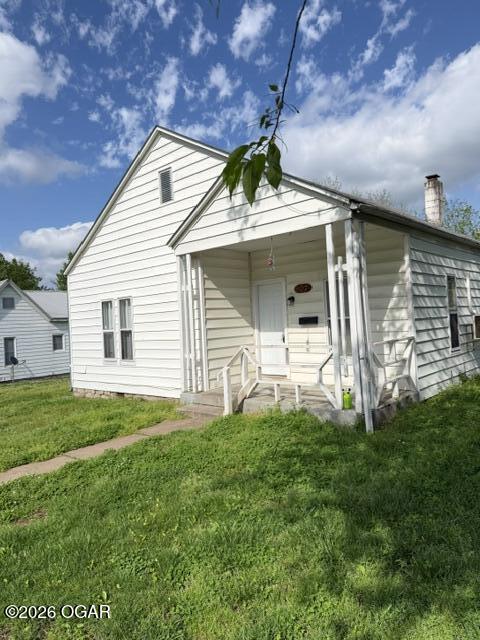 907 Young Street
