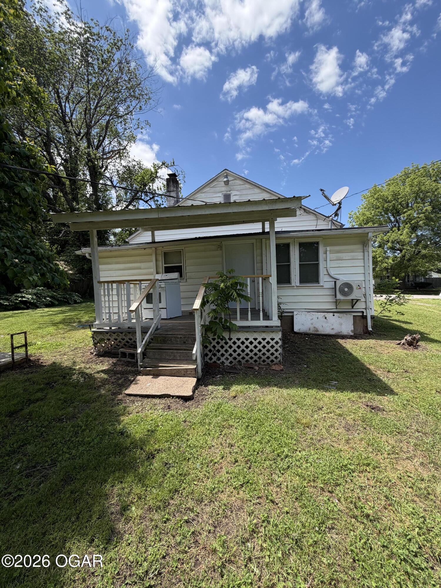 907 Young Street