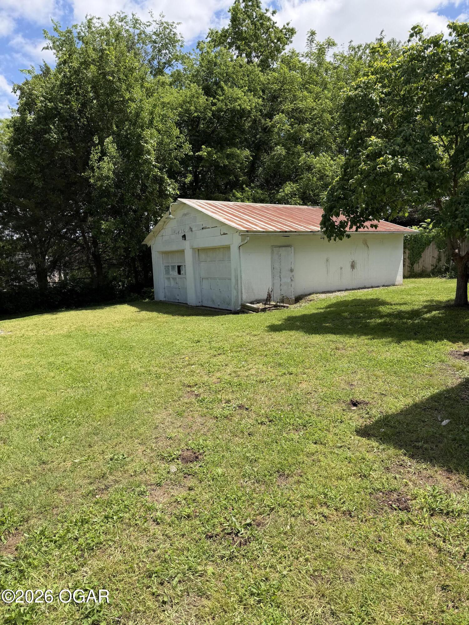 907 Young Street
