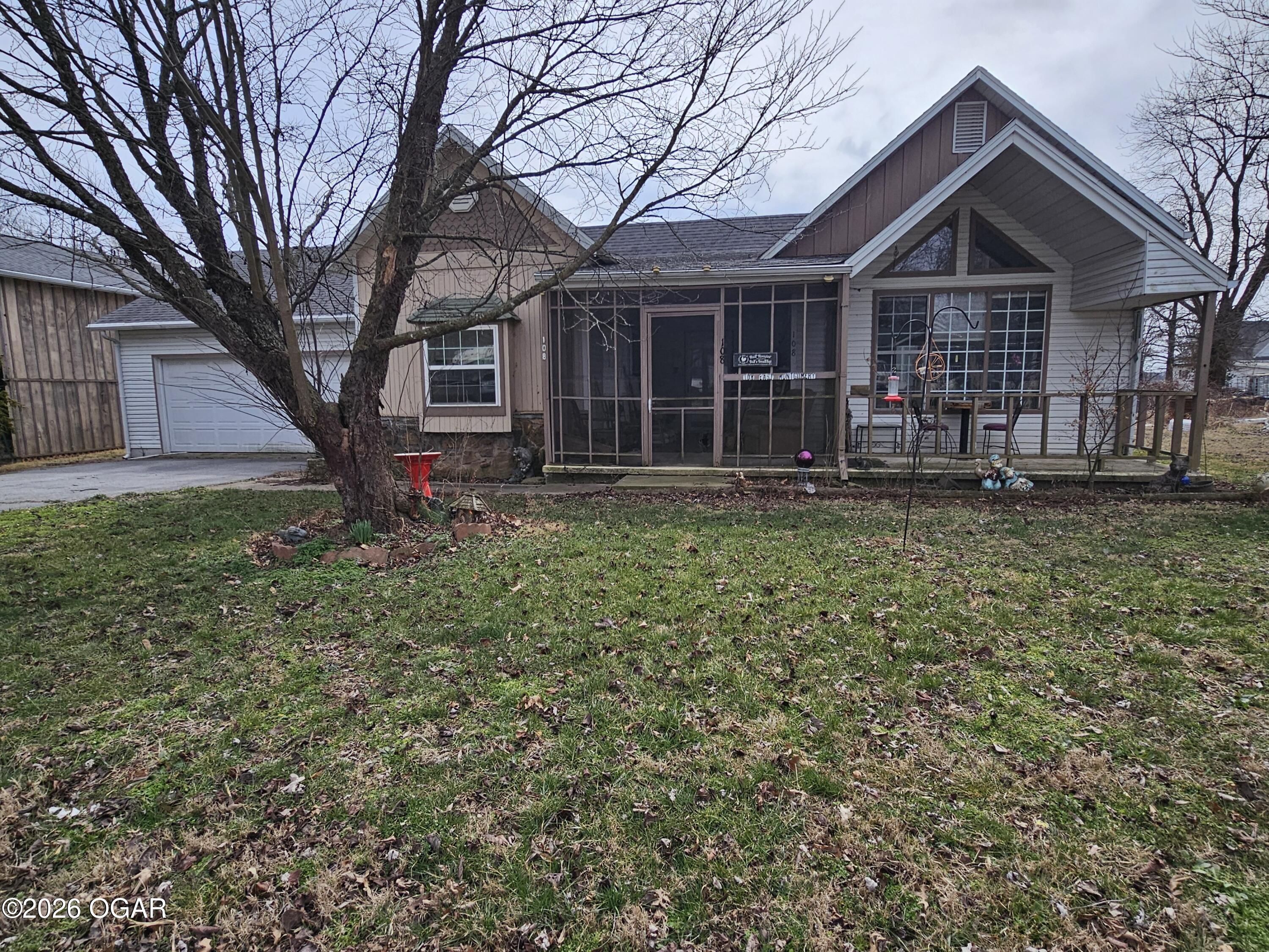 108 E Montgomery Street