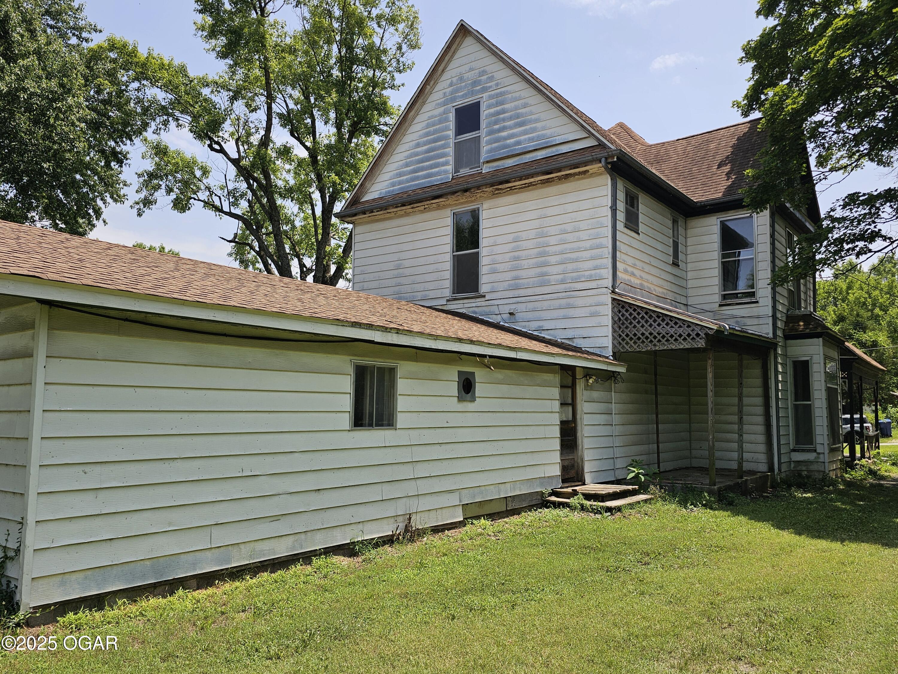 153 E Blow Street