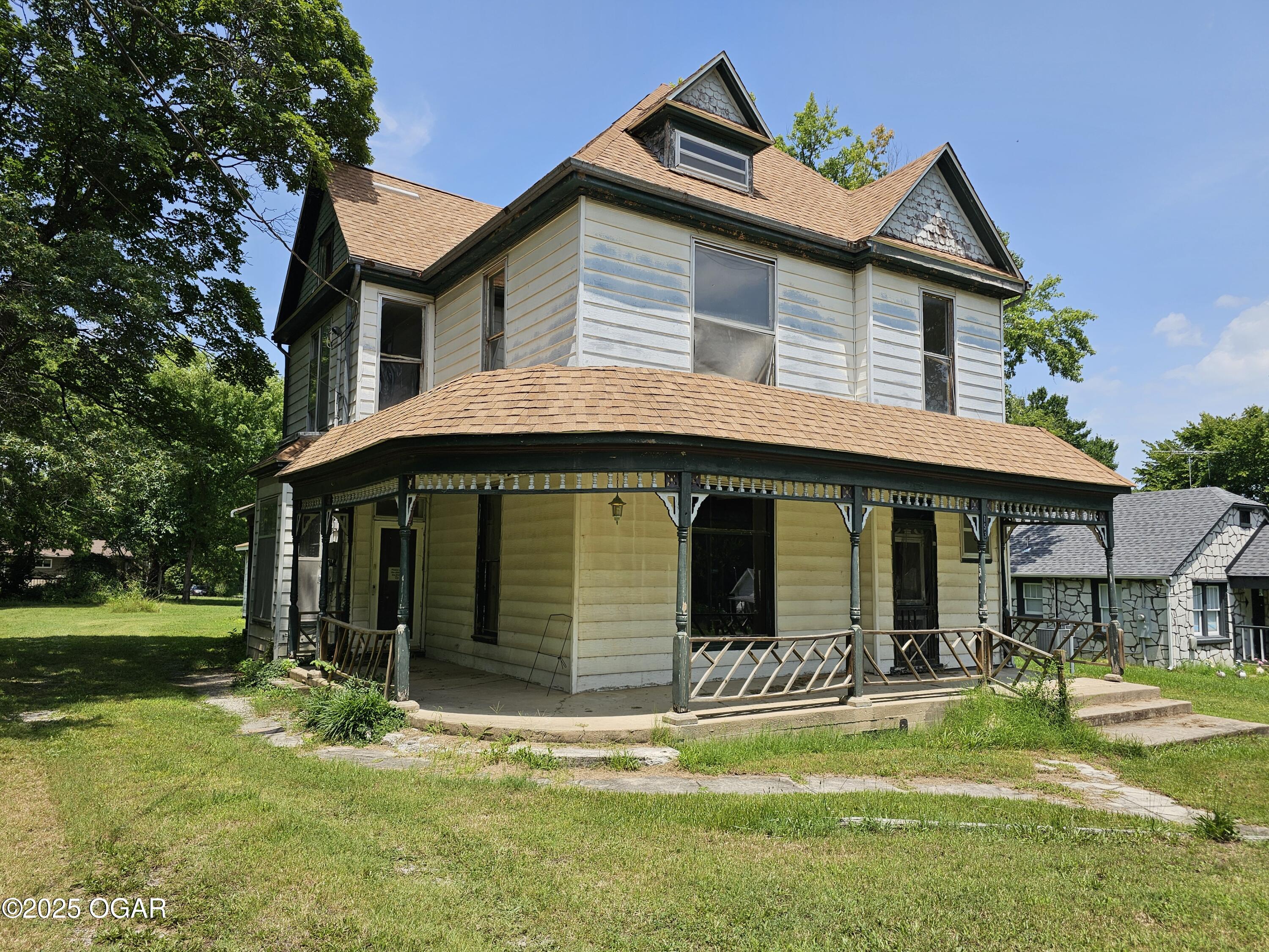 153 E Blow Street
