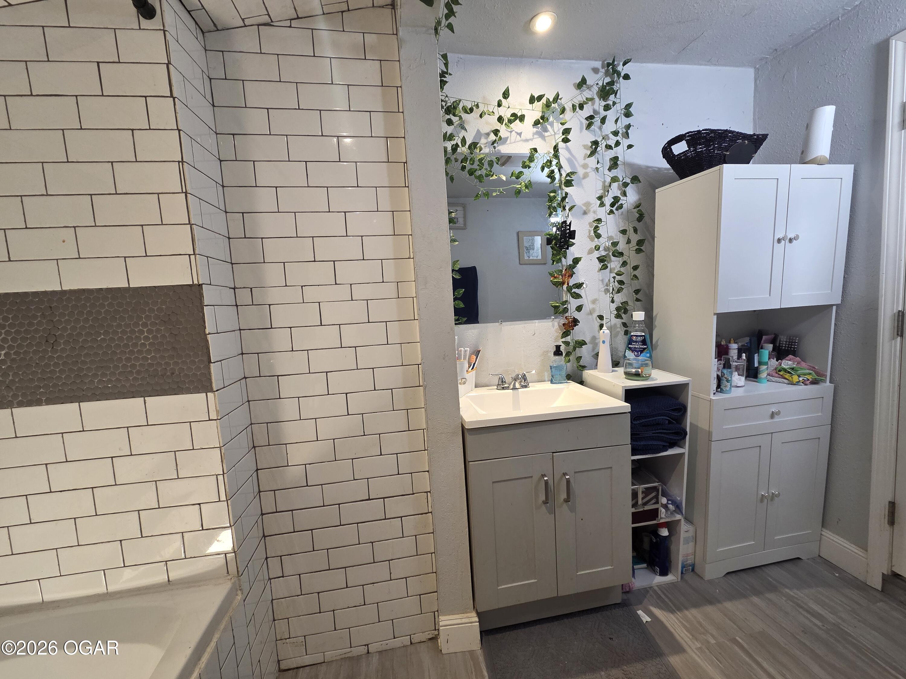 210 E 23rd Street