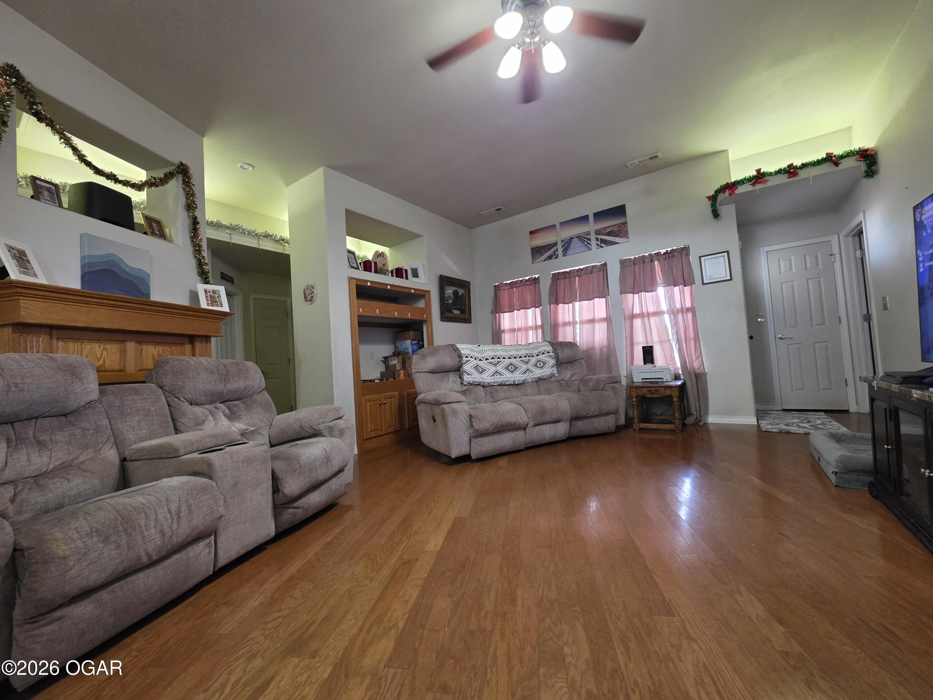 1704 Rosewood Drive