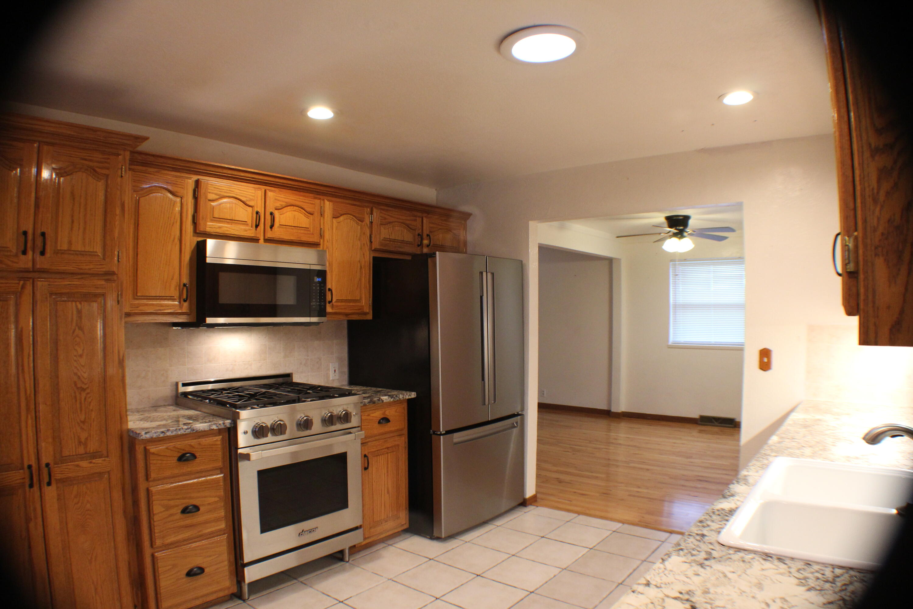 2621 S Illinois Avenue