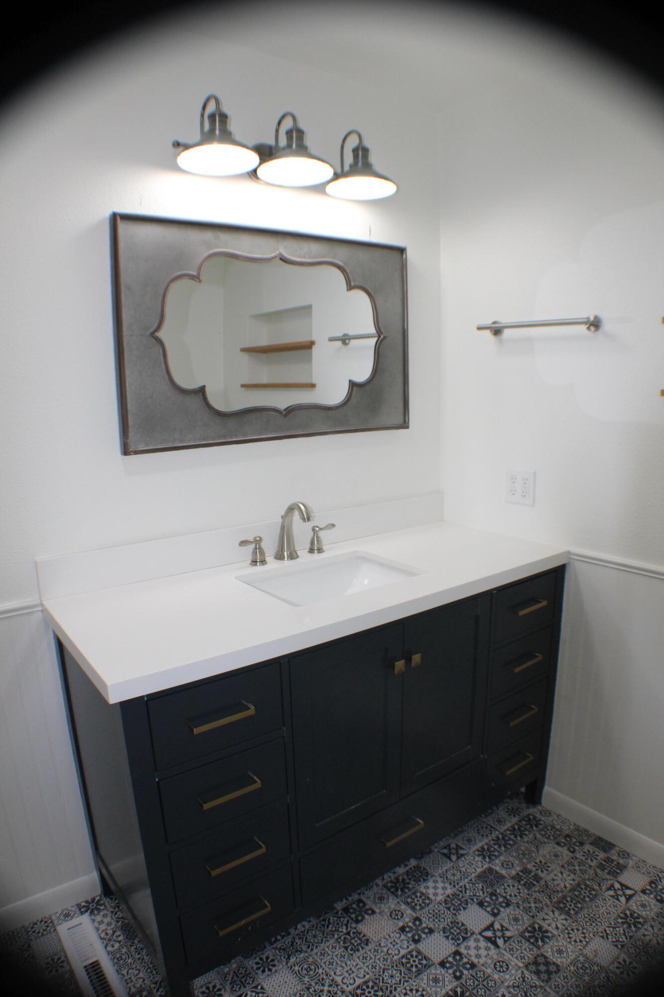 2621 S Illinois Avenue