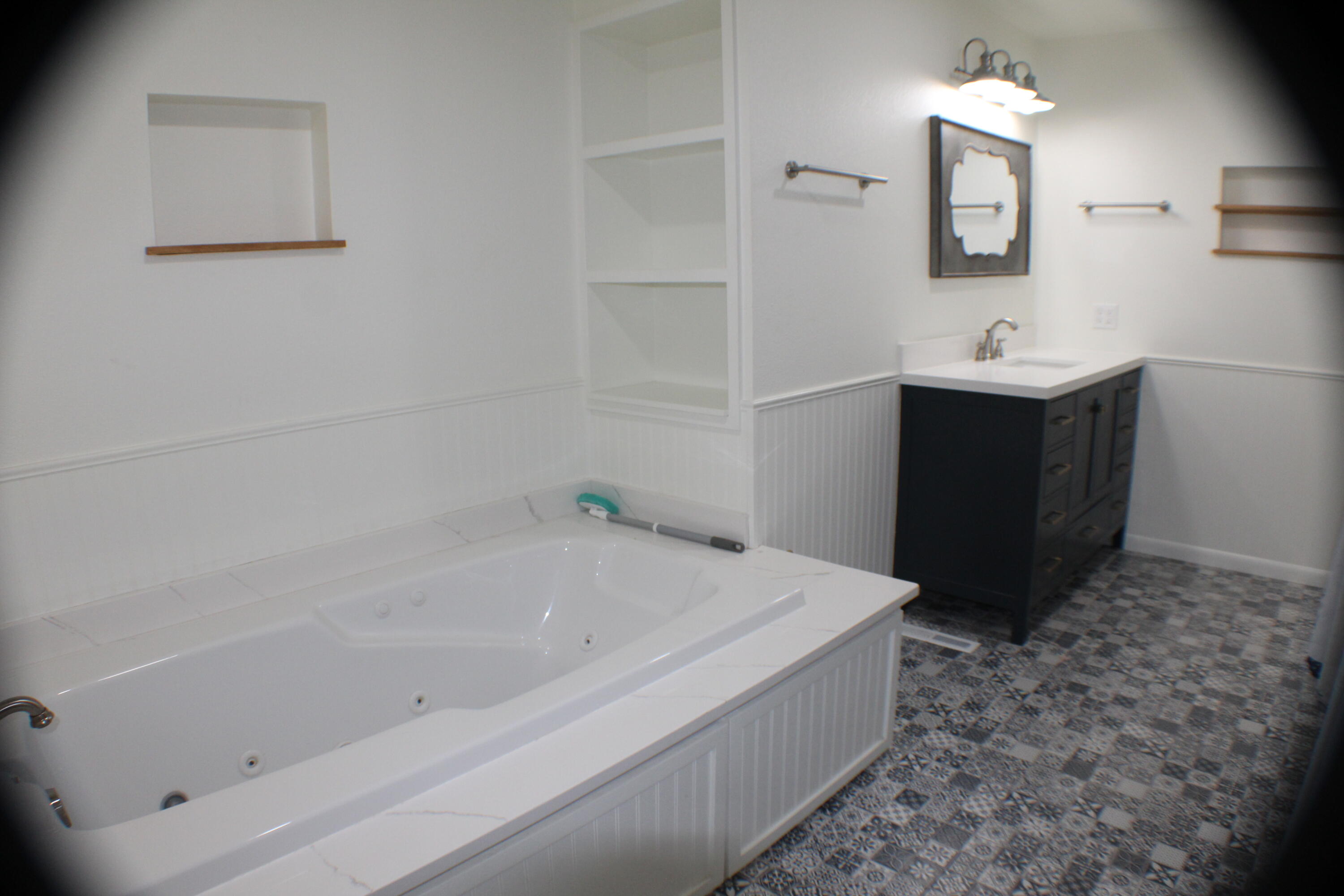 2621 S Illinois Avenue