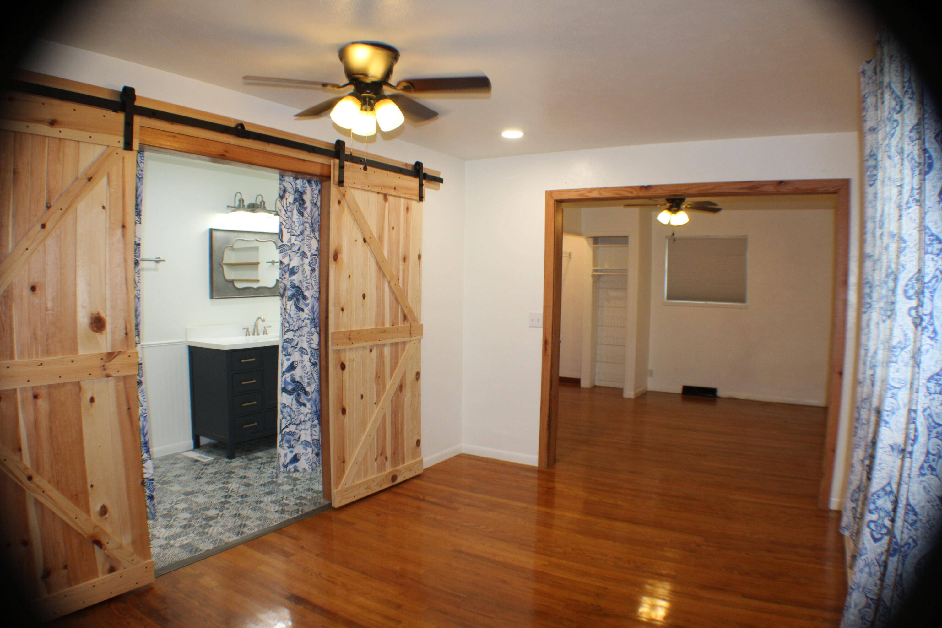 2621 S Illinois Avenue