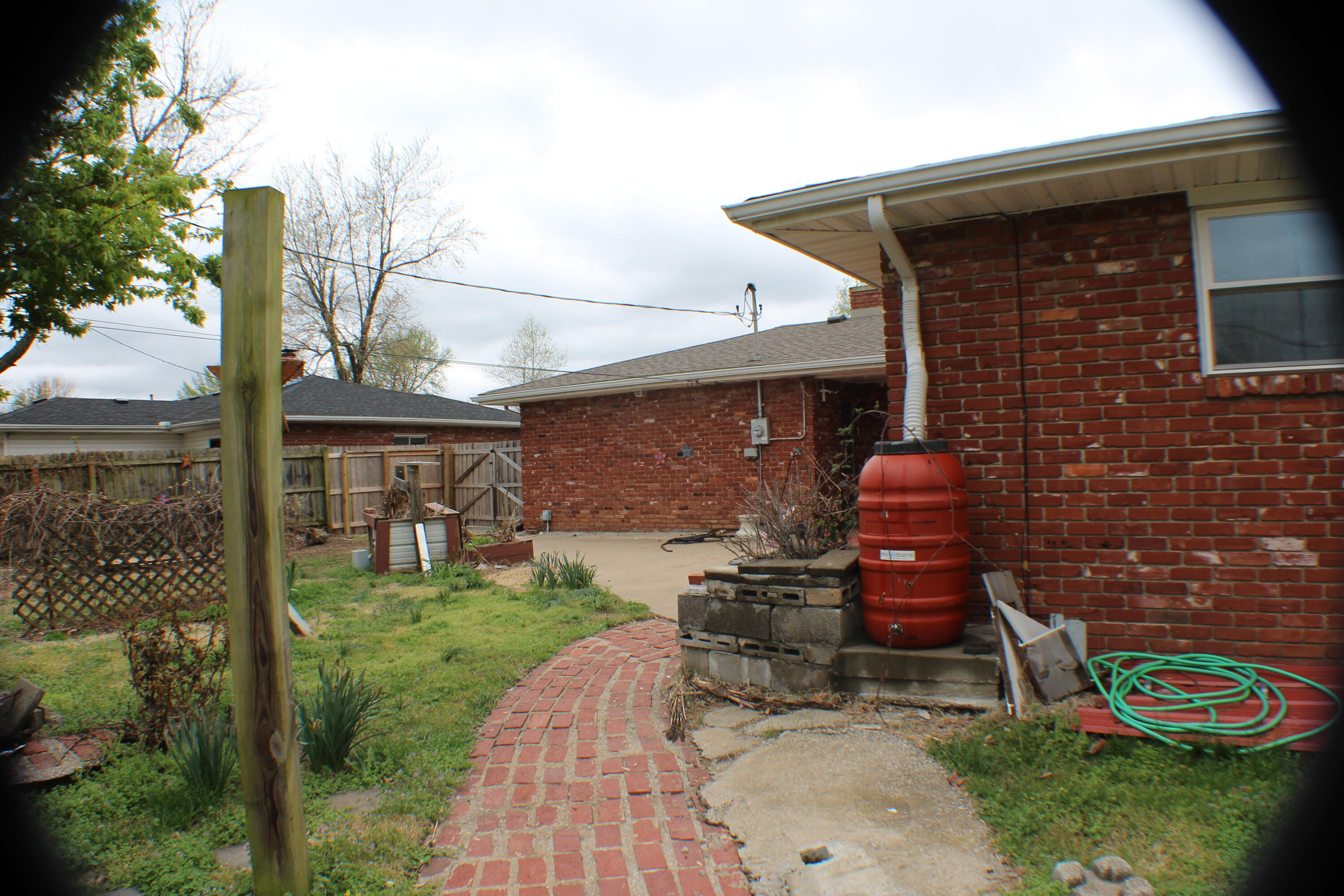 2621 S Illinois Avenue