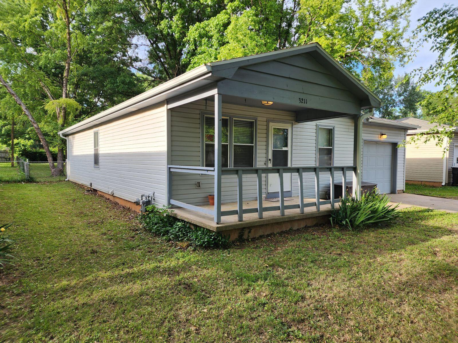 3211 W Lombard Street