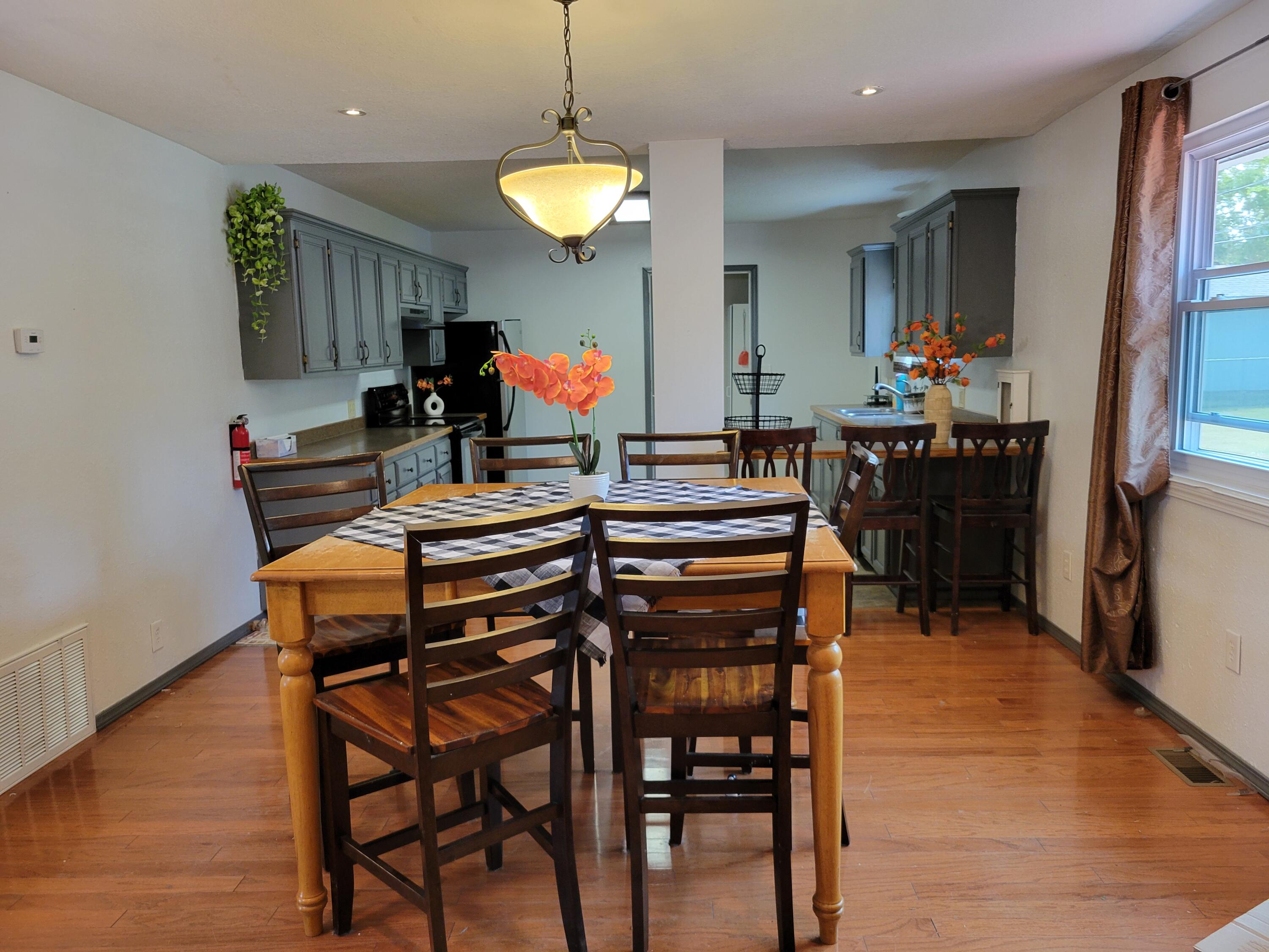 838 N Madison Street