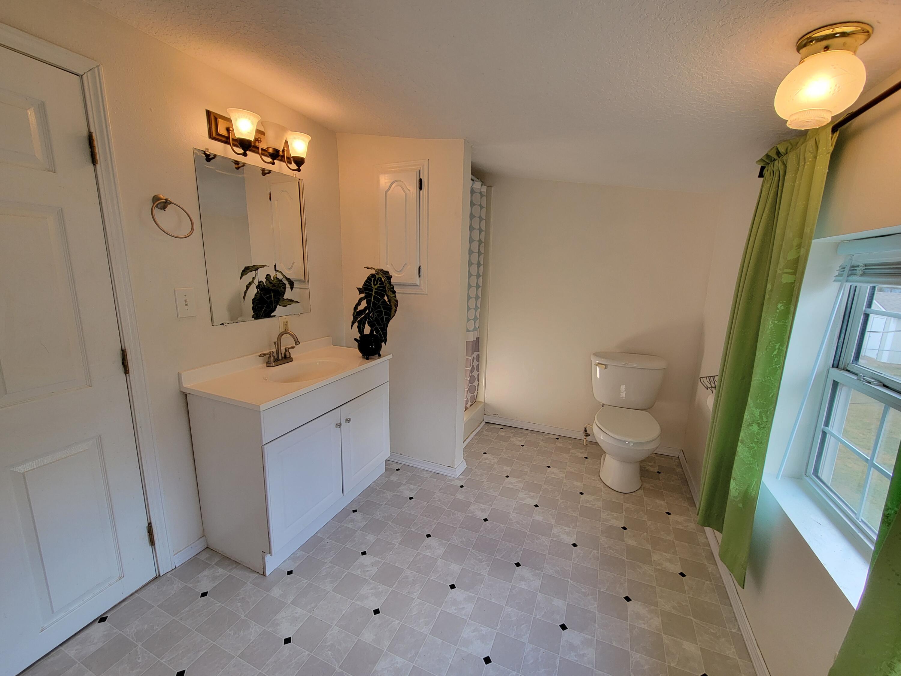 838 N Madison Street