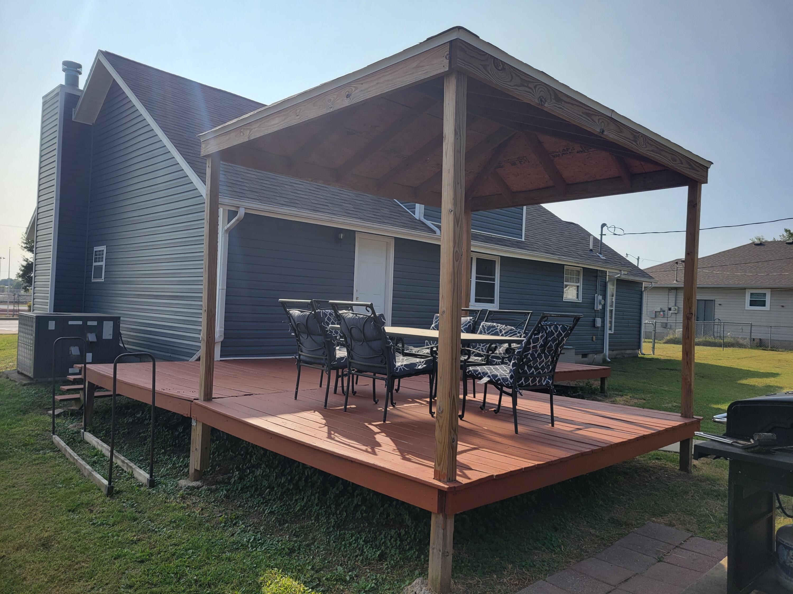 838 N Madison Street