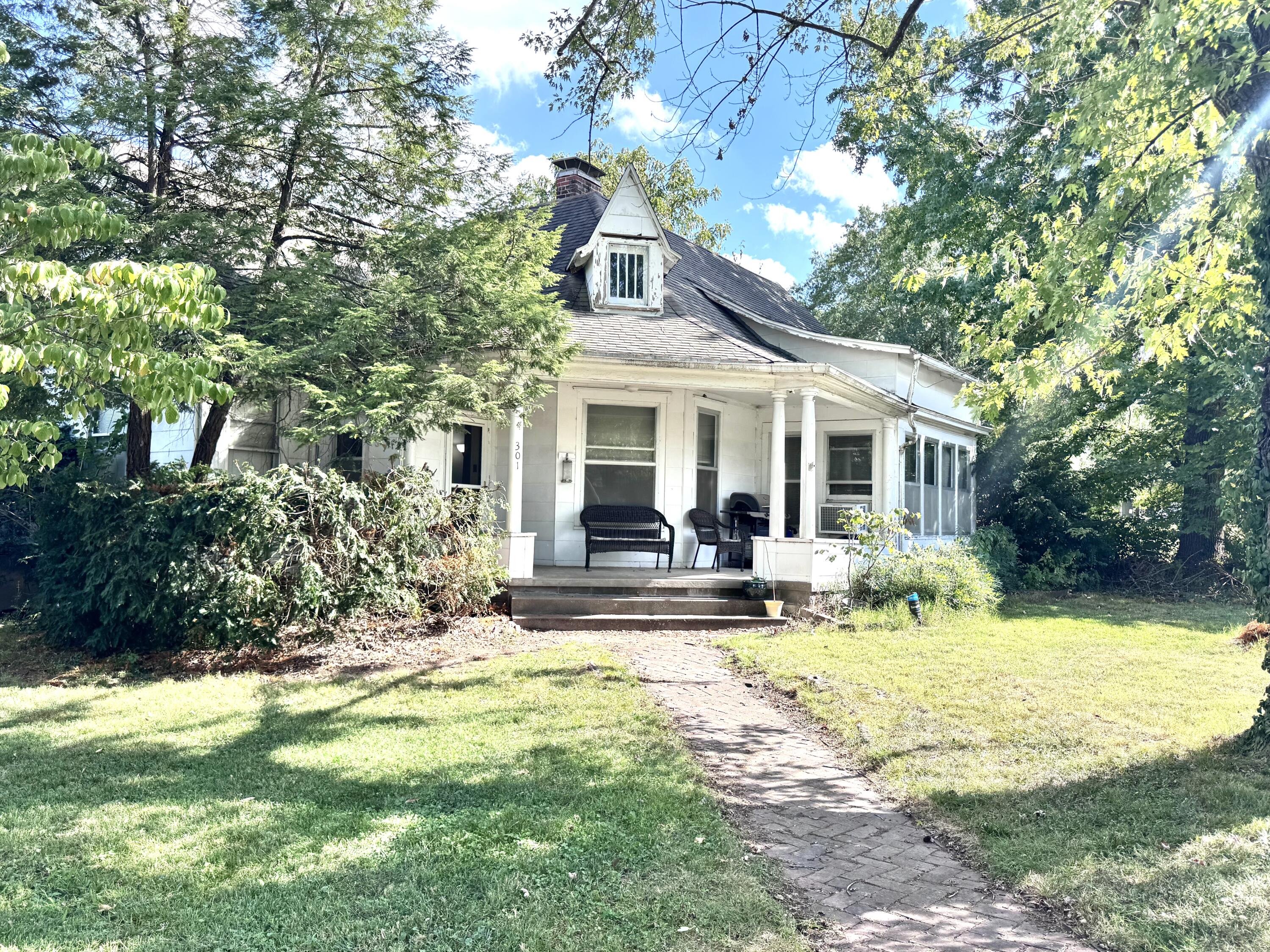 301 S Hamilton Street