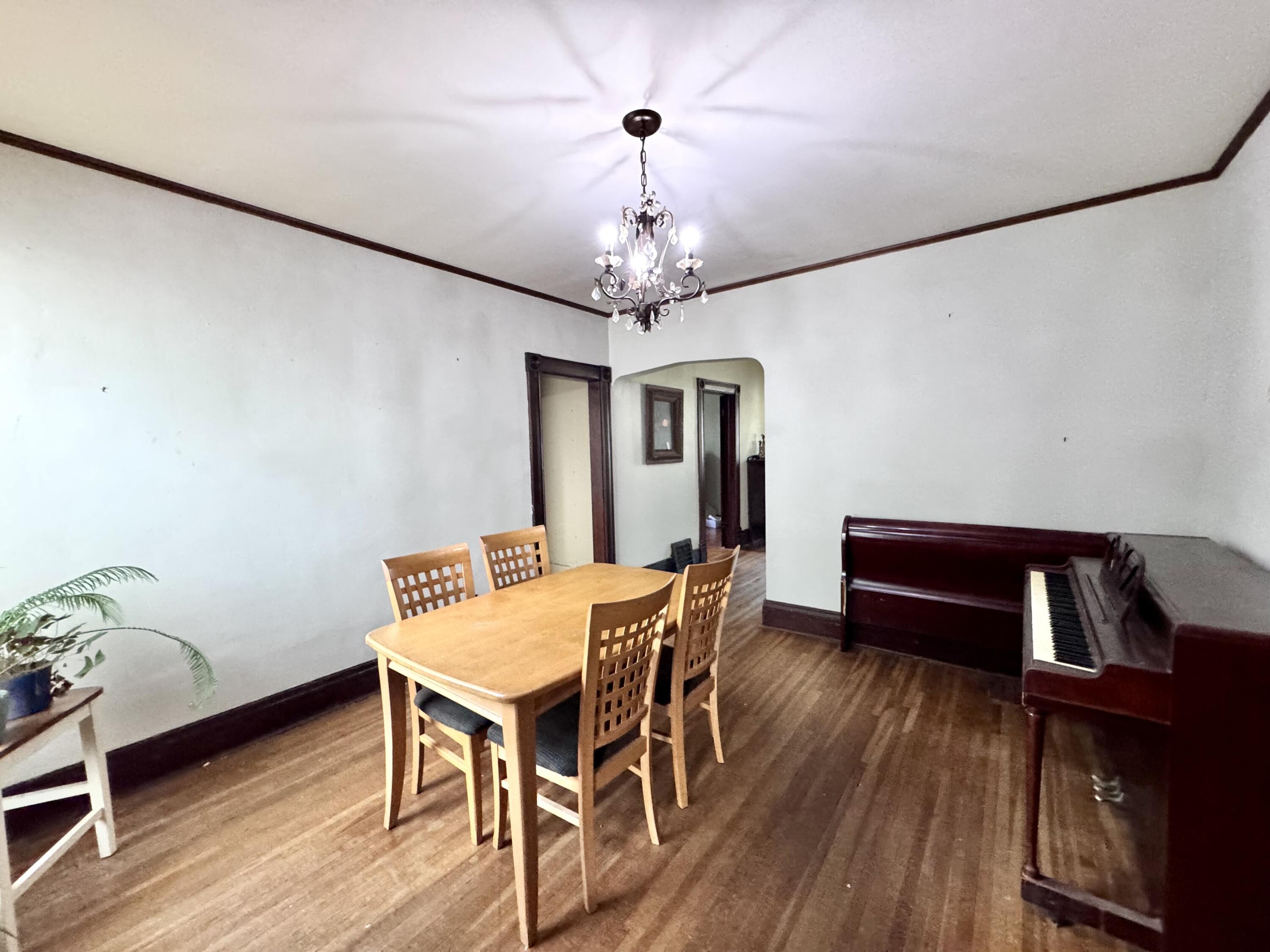 301 S Hamilton Street