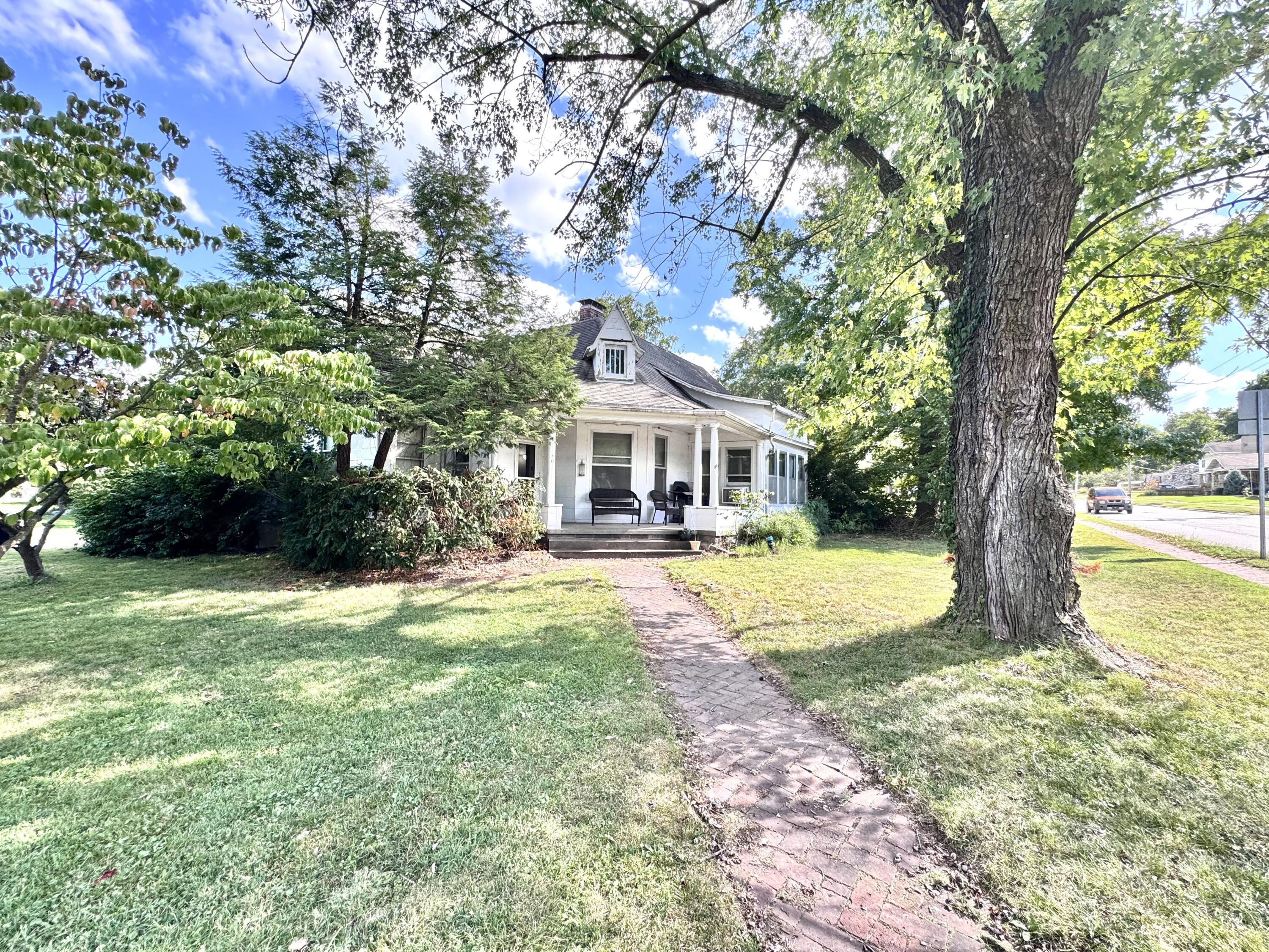 301 S Hamilton Street