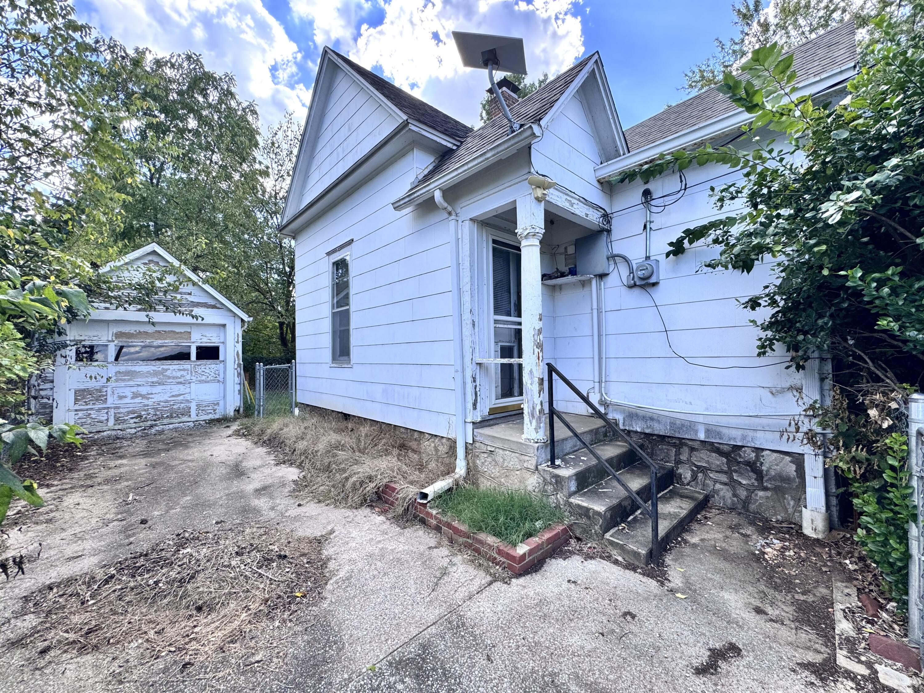 301 S Hamilton Street