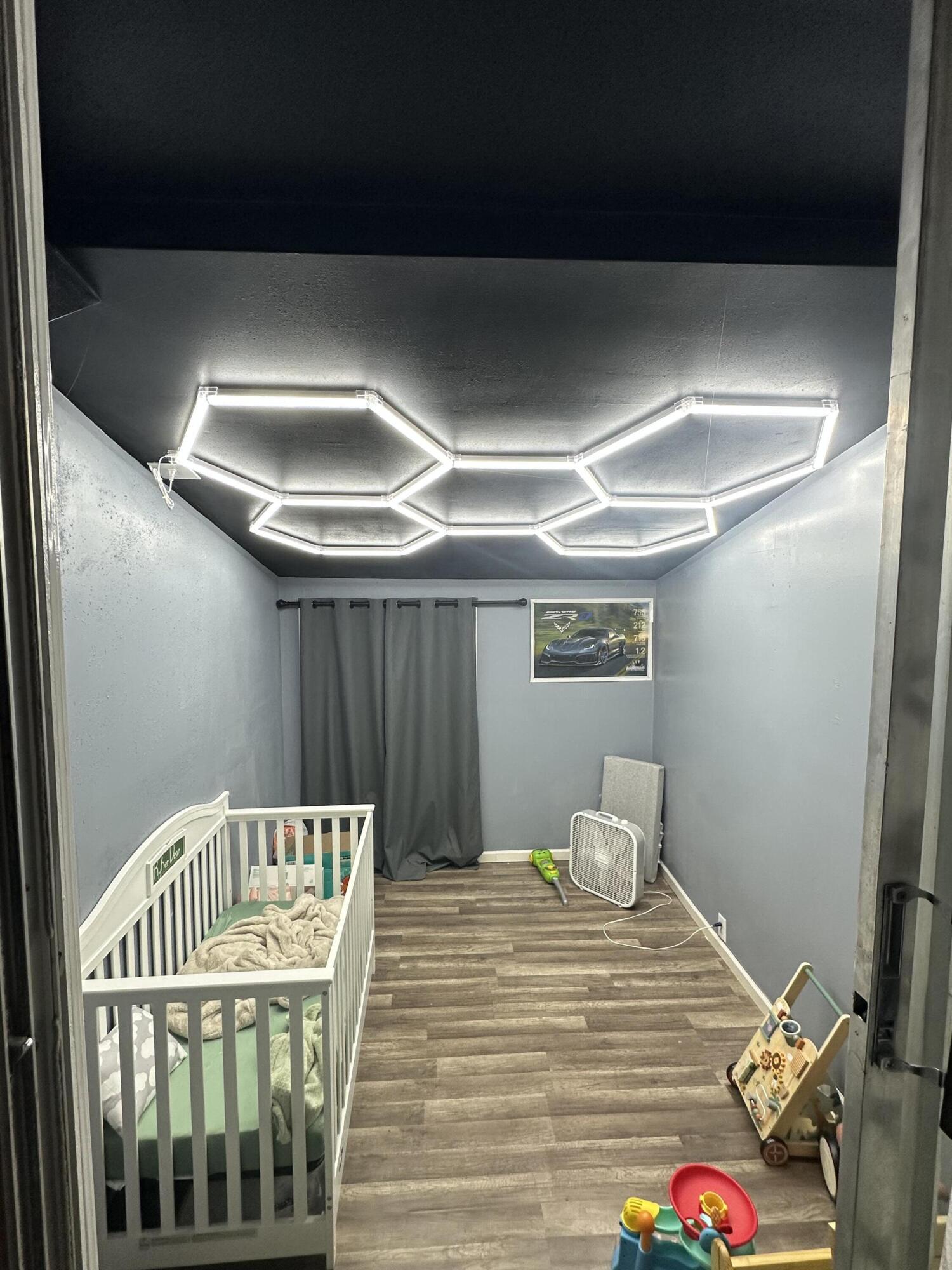 809 E Wickersham Drive