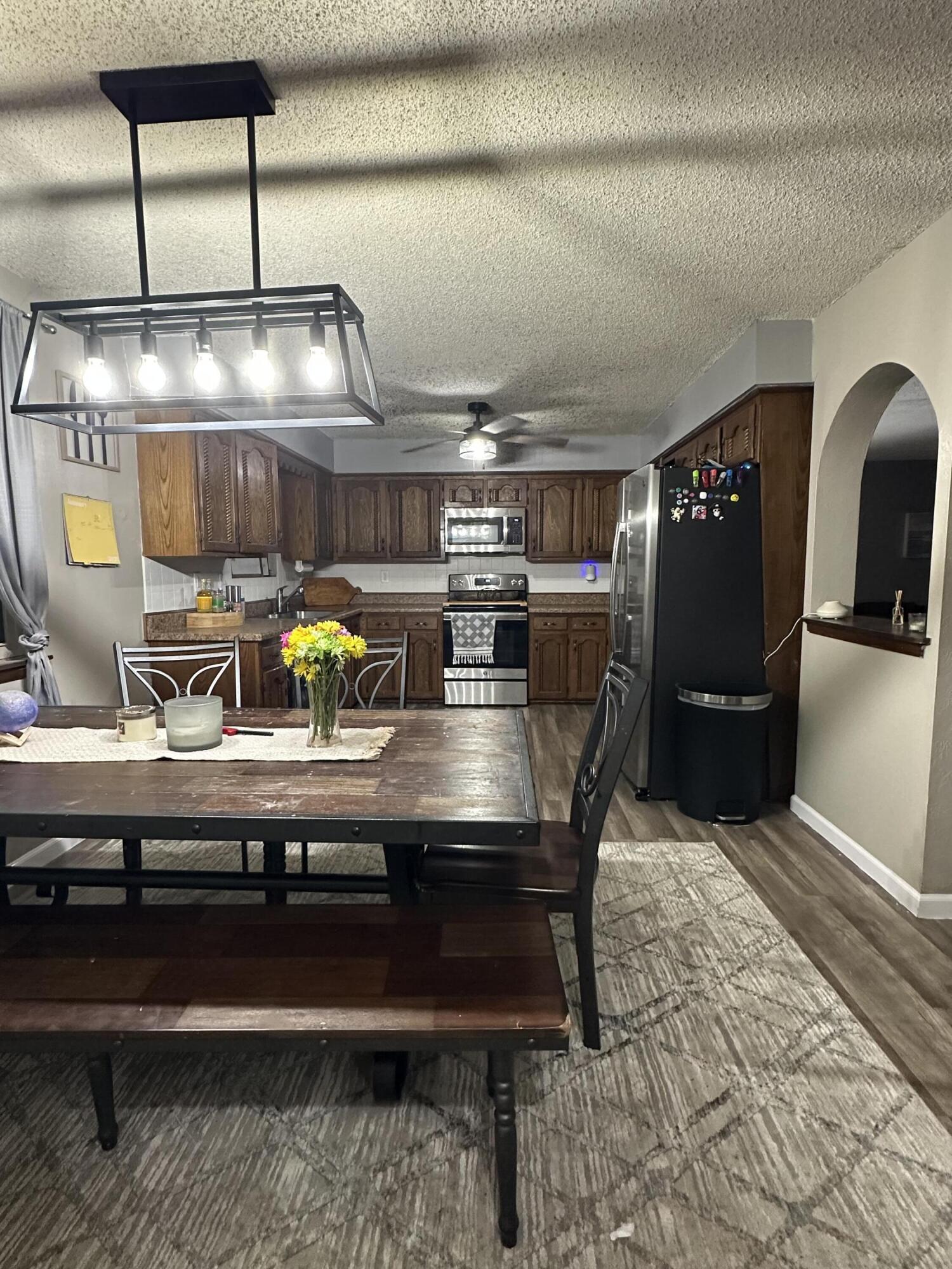 809 E Wickersham Drive