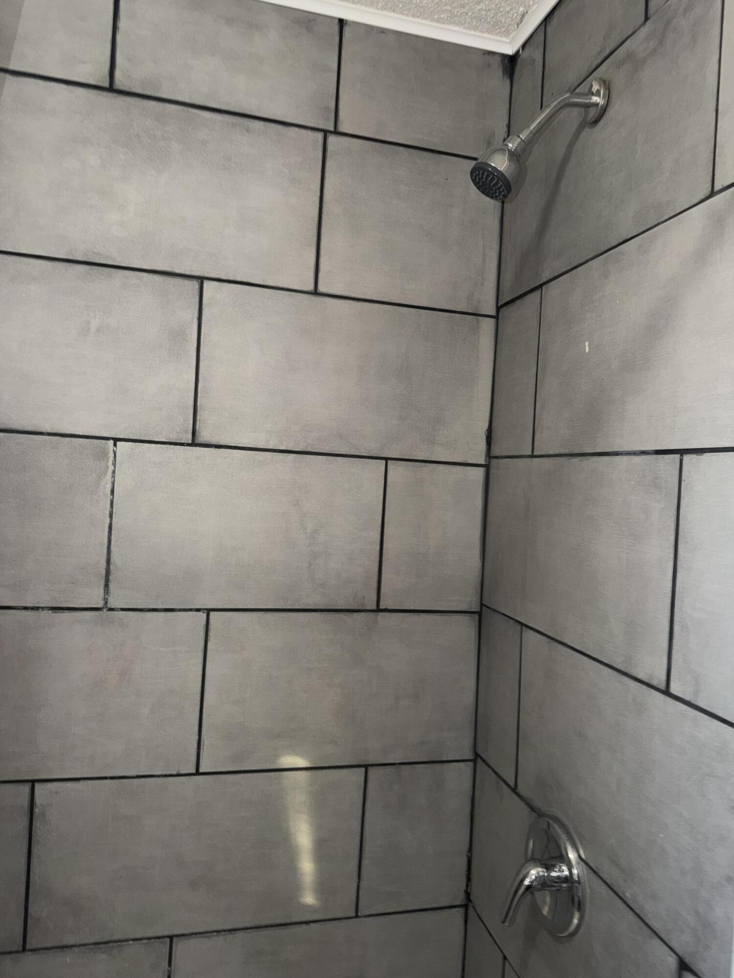 809 E Wickersham Drive