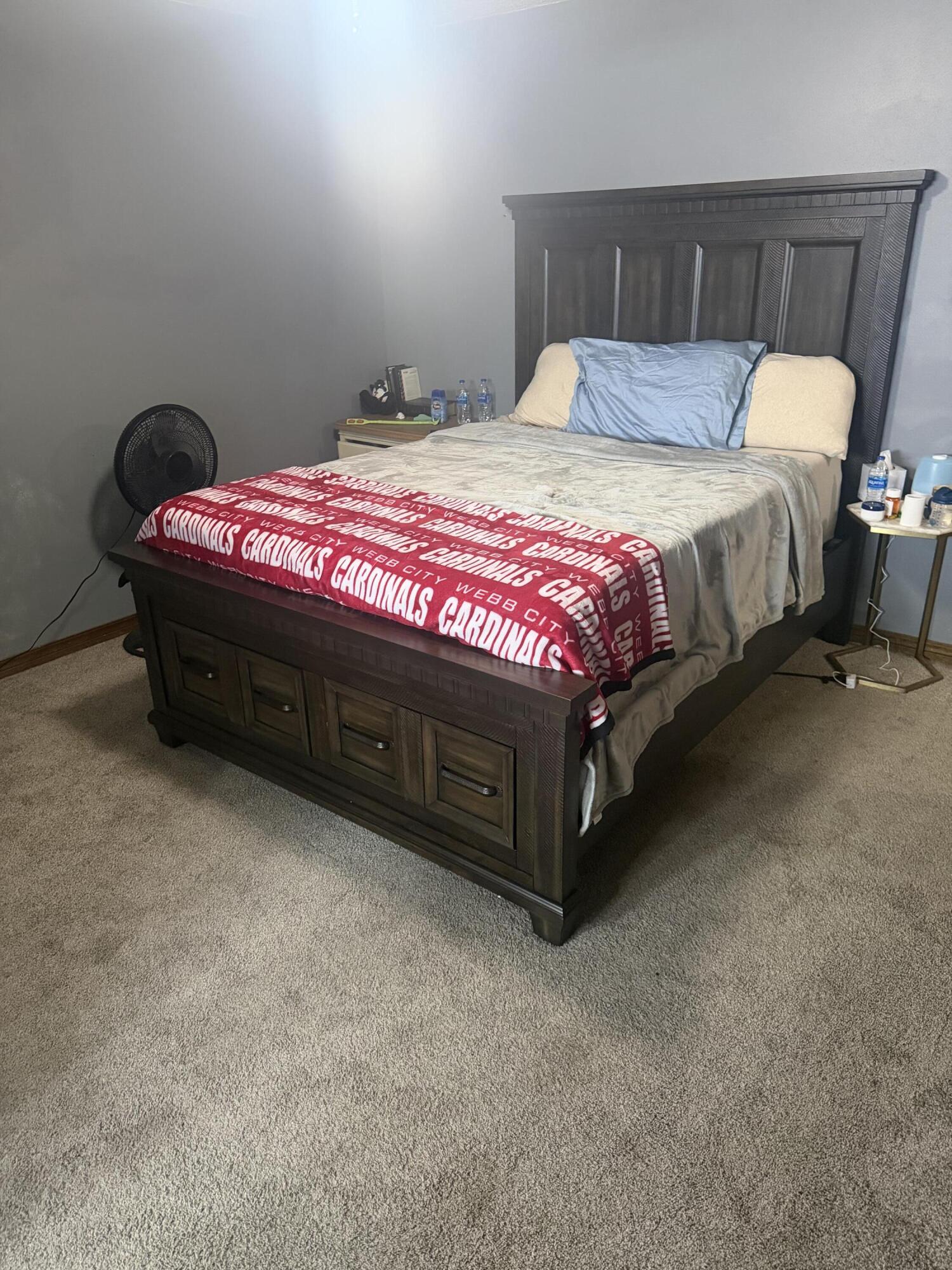 809 E Wickersham Drive